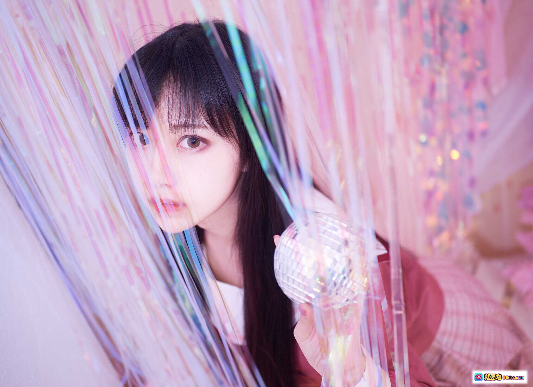 图片[4] - Shika小鹿鹿NO.029圣诞主题写真｜甜美少女躺卧光影梦幻场景｜格纹短裙+粉色系穿搭｜20P高清图集 - 就要吻