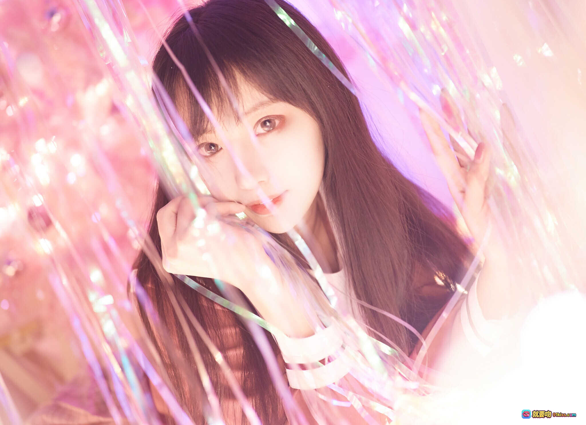 图片[5] - Shika小鹿鹿NO.029圣诞主题写真｜甜美少女躺卧光影梦幻场景｜格纹短裙+粉色系穿搭｜20P高清图集 - 就要吻