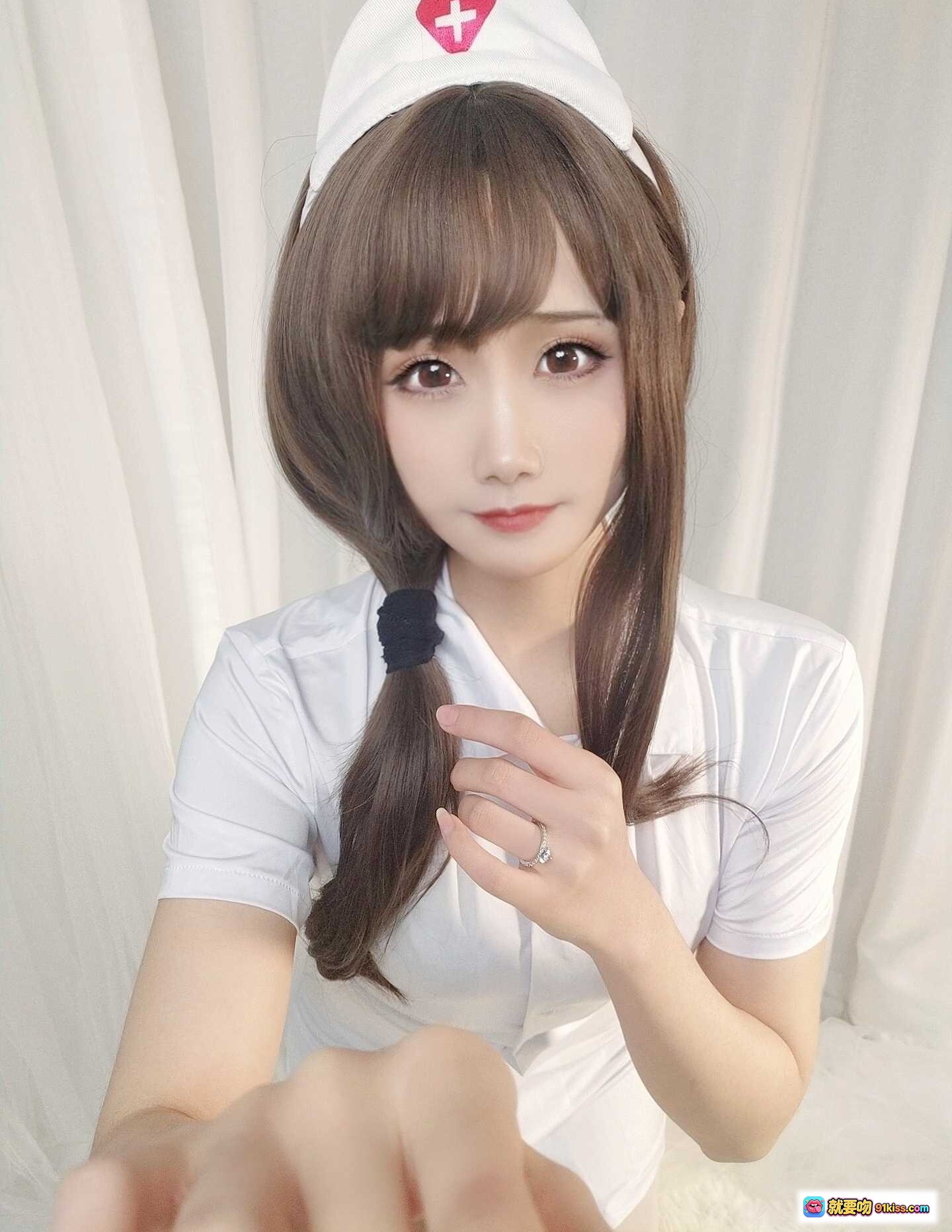 图片[4] - 曉美媽NO.025圣诞自拍合辑｜护士人妻+雪夜魅魔+紫色迷情｜红发恶魔角+蕾丝内衣+心形纹身+粉框眼镜 - 就要吻