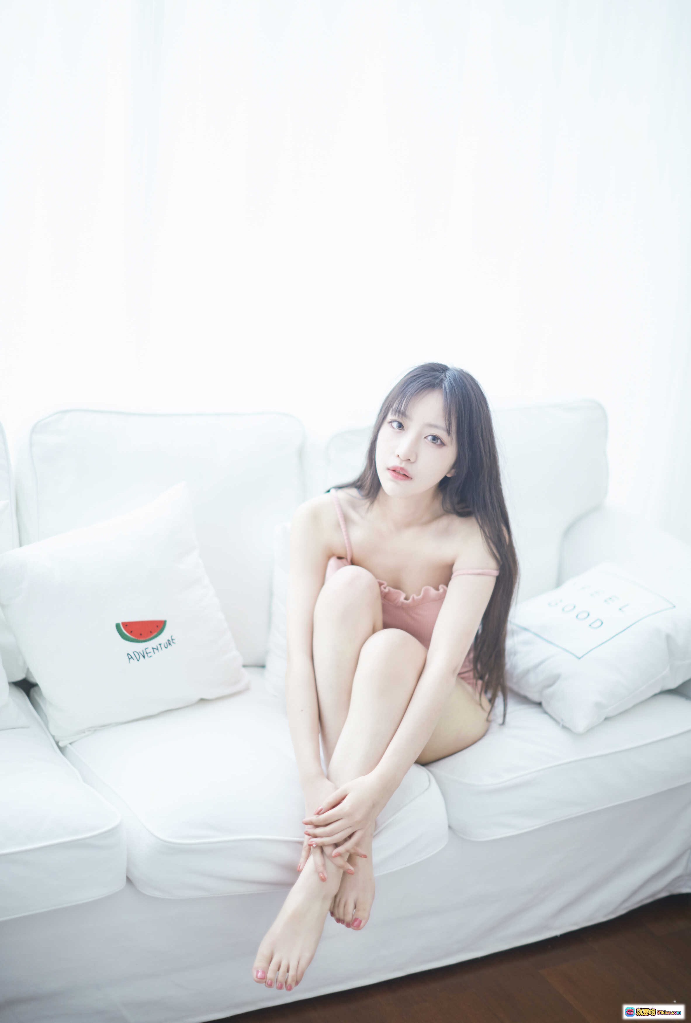 图片[5] - Shika小鹿鹿NO.038写真06 41度 粉色吊带居家美拍 白沙发慵懒风 204P高清图集 - 就要吻