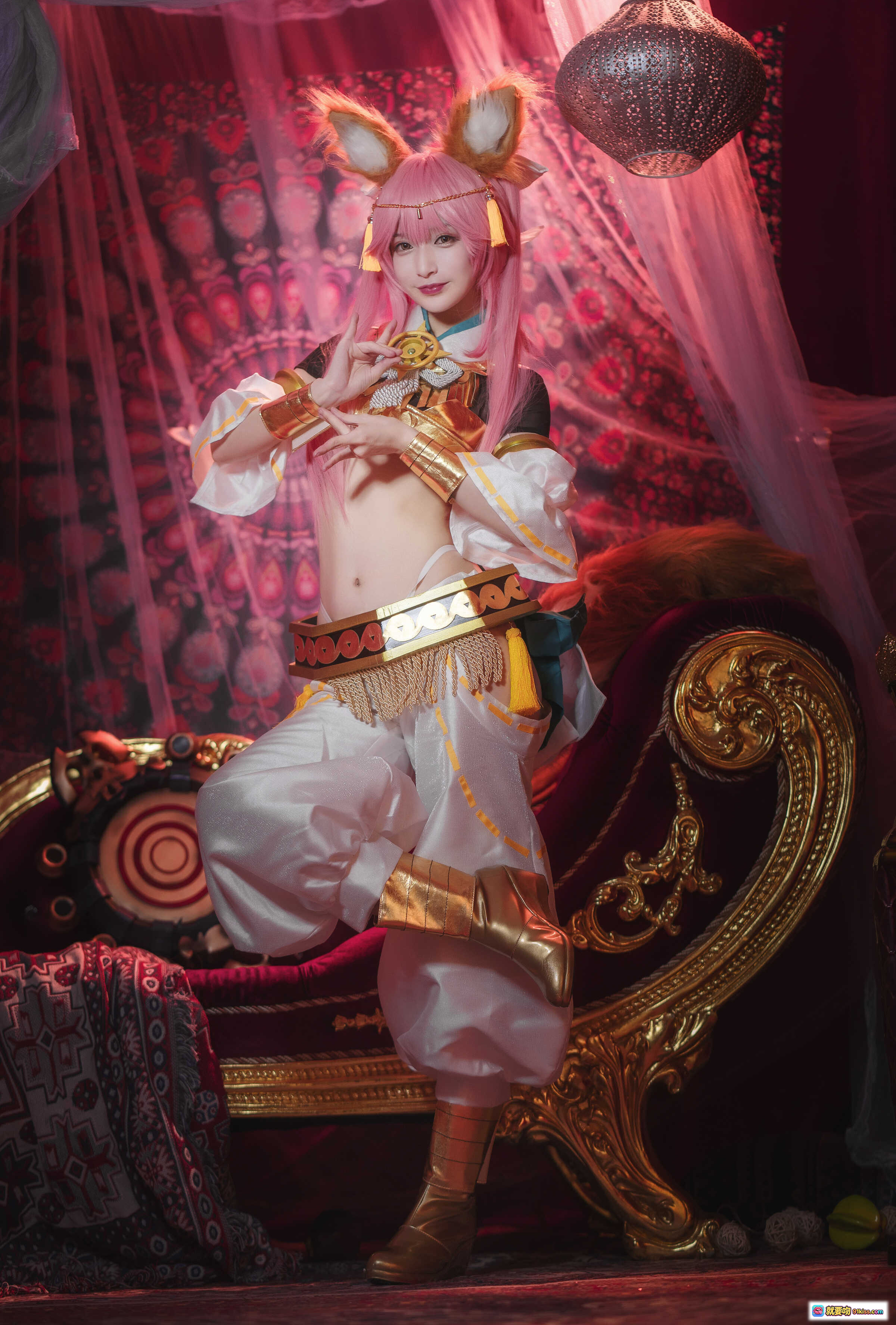 图片[7] - 玉藻前cosplay粉发狐耳黑金礼服暗黑教堂十字架写真集92P高清图包 - 就要吻