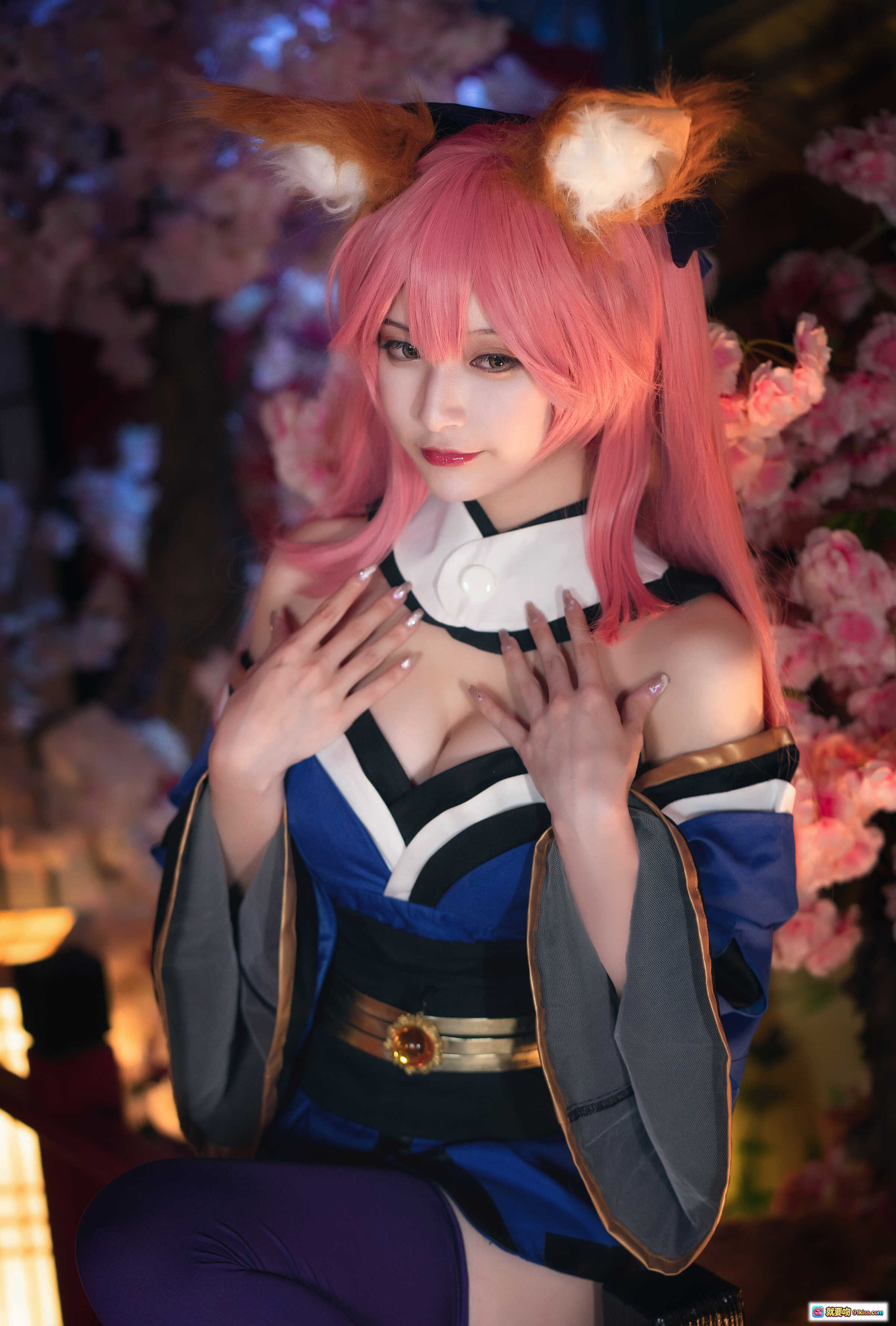 图片[4] - 玉藻前cosplay粉发狐耳黑金礼服暗黑教堂十字架写真集92P高清图包 - 就要吻