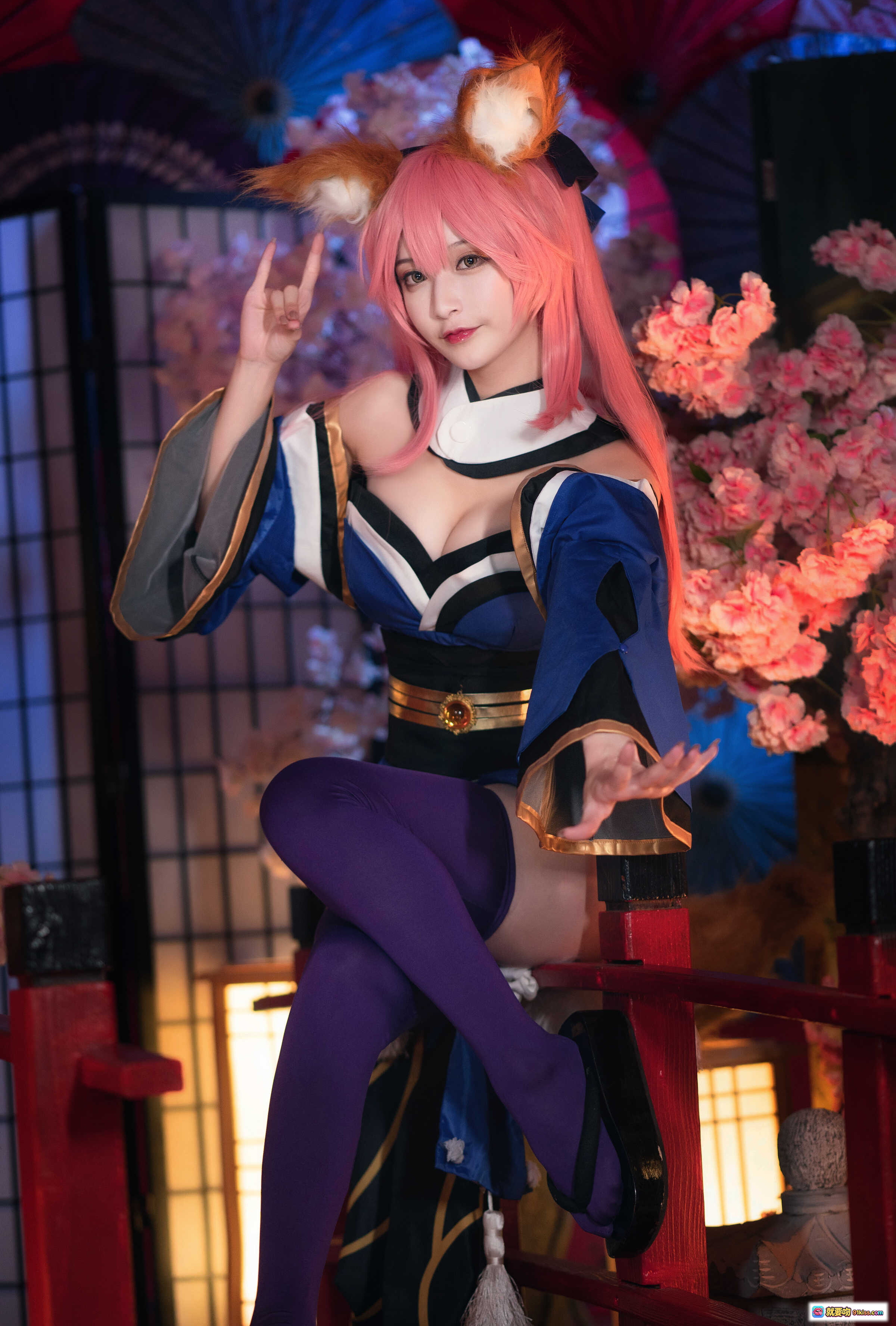 图片[3] - 玉藻前cosplay粉发狐耳黑金礼服暗黑教堂十字架写真集92P高清图包 - 就要吻