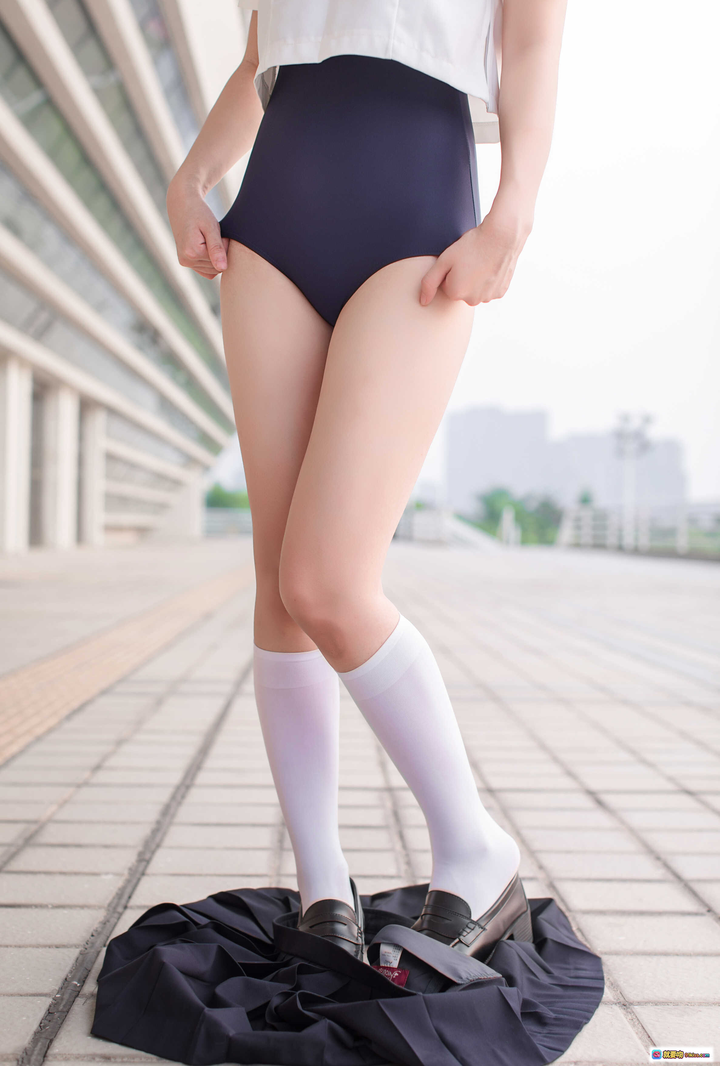 图片[8] - 雯妹不讲道理 NO.008 JK制服少女白袜黑鞋校园风写真20P高清图集 - 就要吻