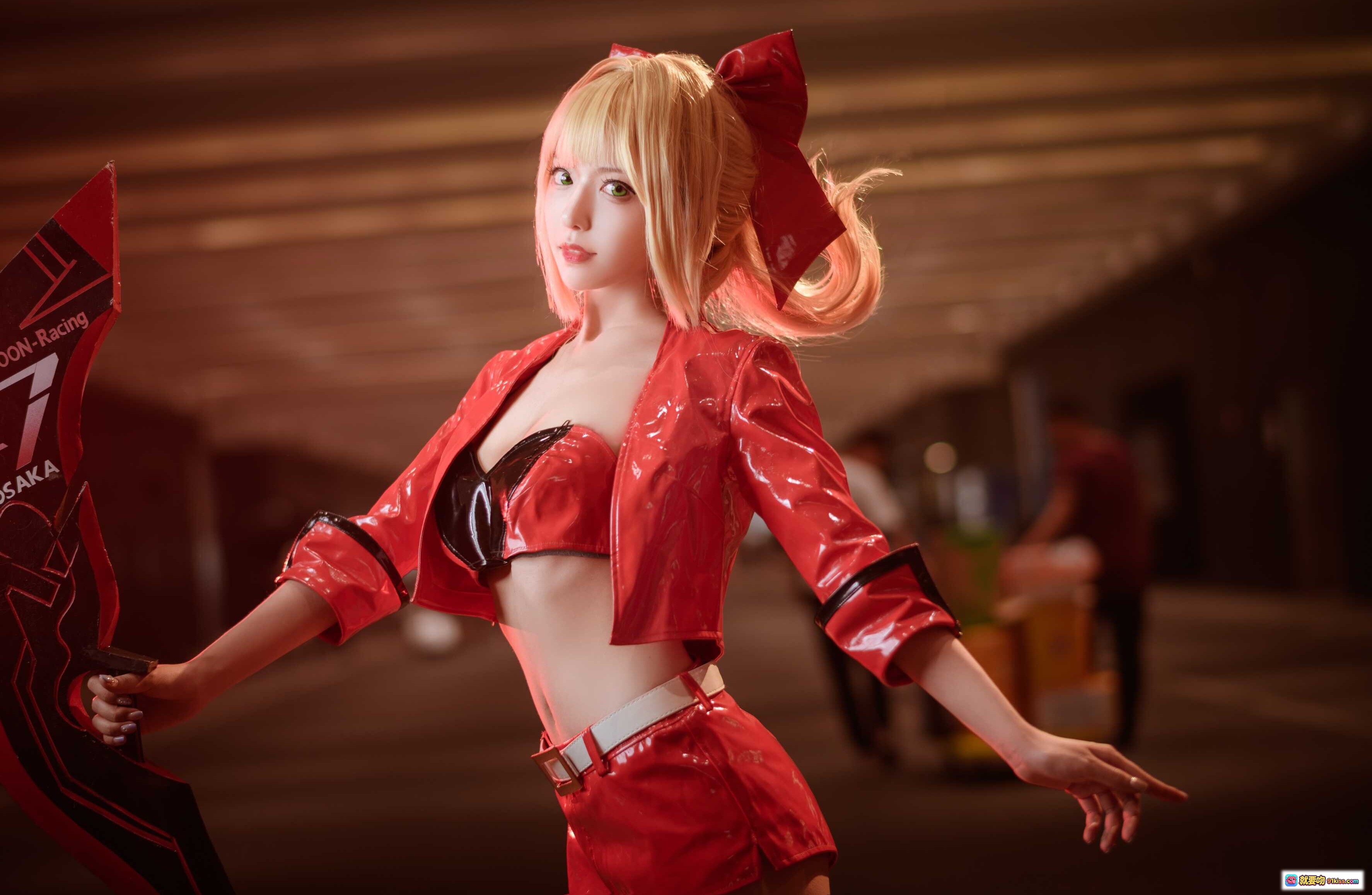 图片[6] - Shika小鹿鹿NO.051尼禄赛车Cosplay 红色皮衣猫耳造型 持27号赛车牌 动感街拍写真 - 就要吻