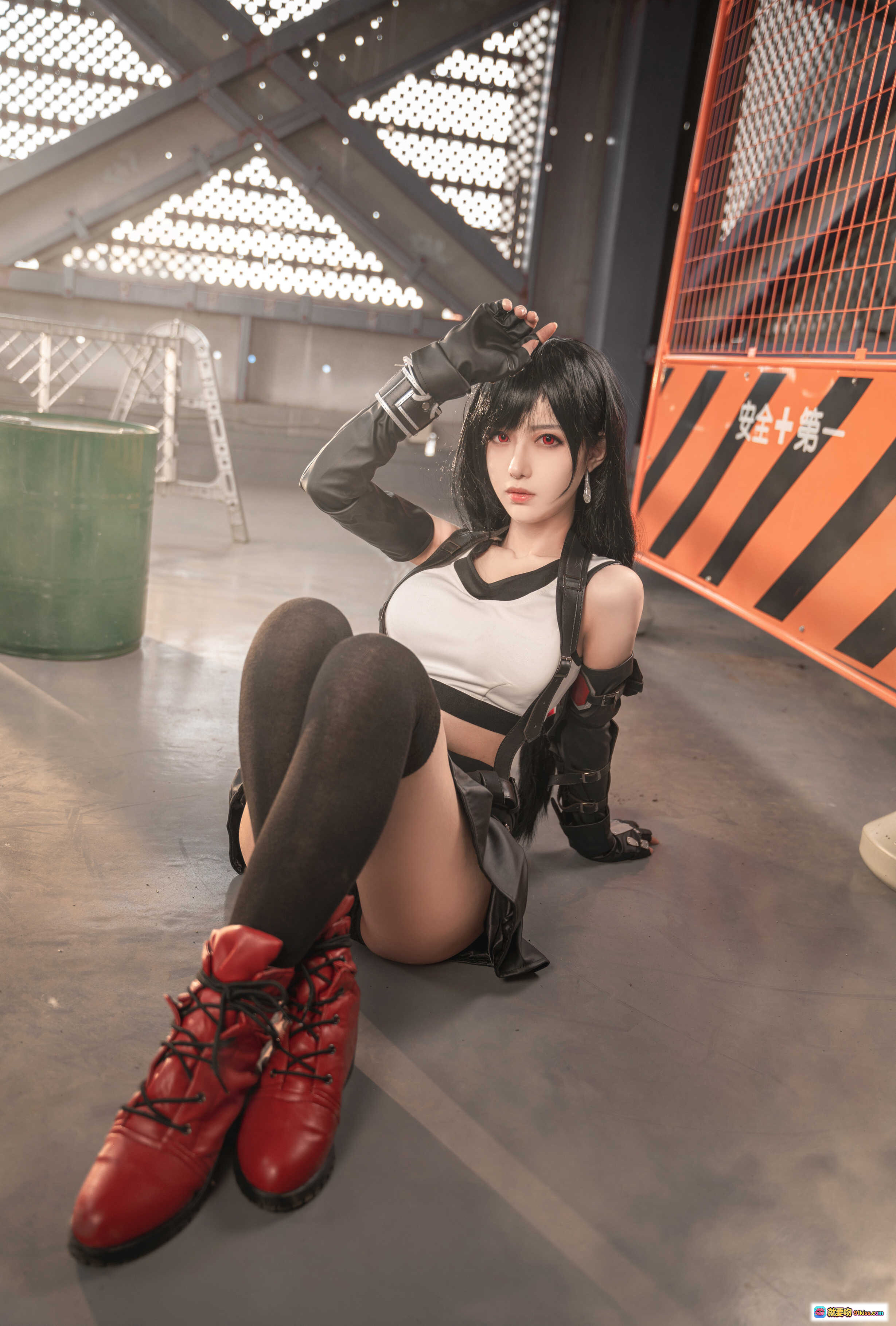 图片[8] - Shika小鹿鹿蒂法真爱版Cosplay写真 40P高清美图 红毯楼梯优雅坐姿 蓝色礼服性感迷人 二次元角色还原度高 - 就要吻