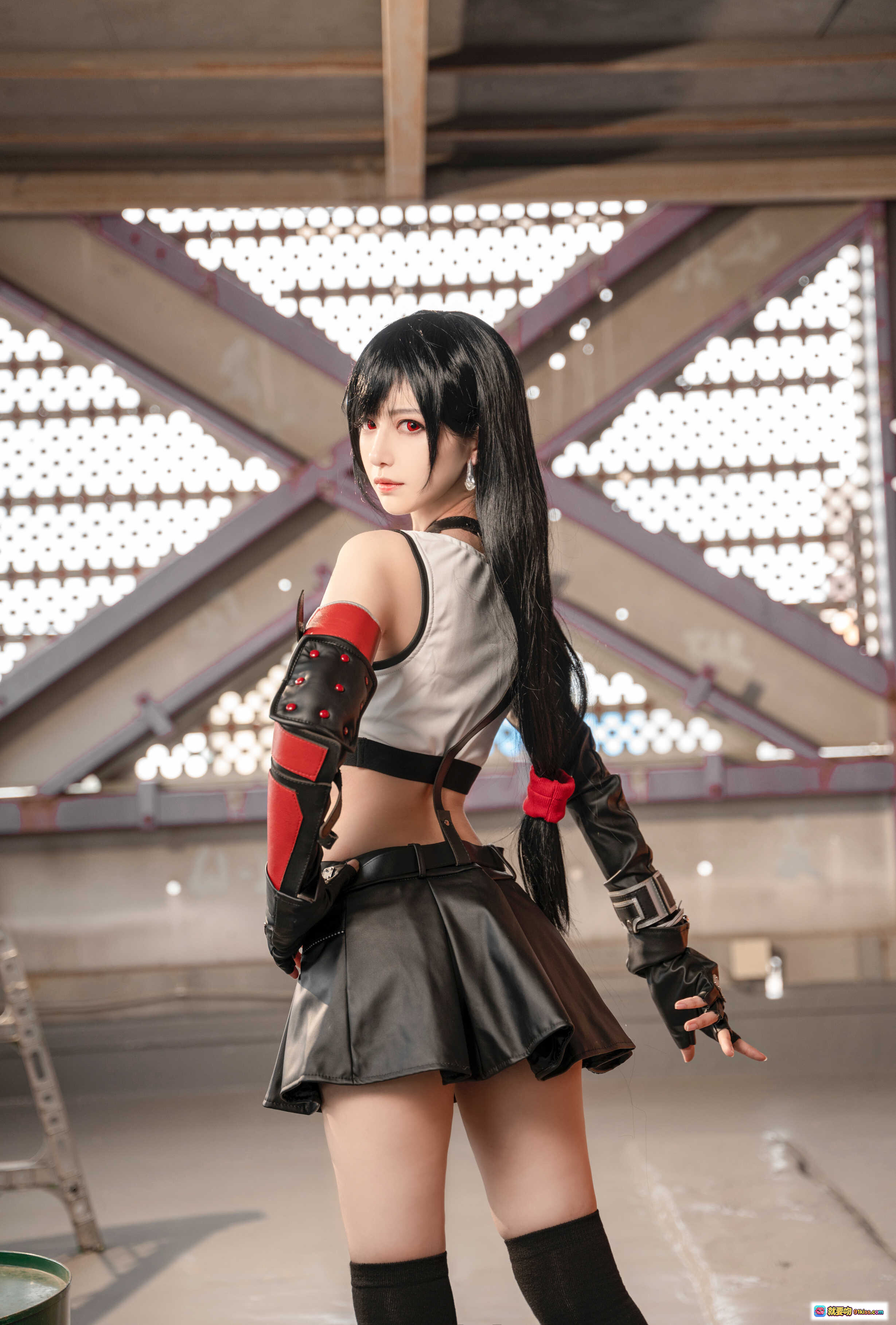 图片[9] - Shika小鹿鹿蒂法真爱版Cosplay写真 40P高清美图 红毯楼梯优雅坐姿 蓝色礼服性感迷人 二次元角色还原度高 - 就要吻