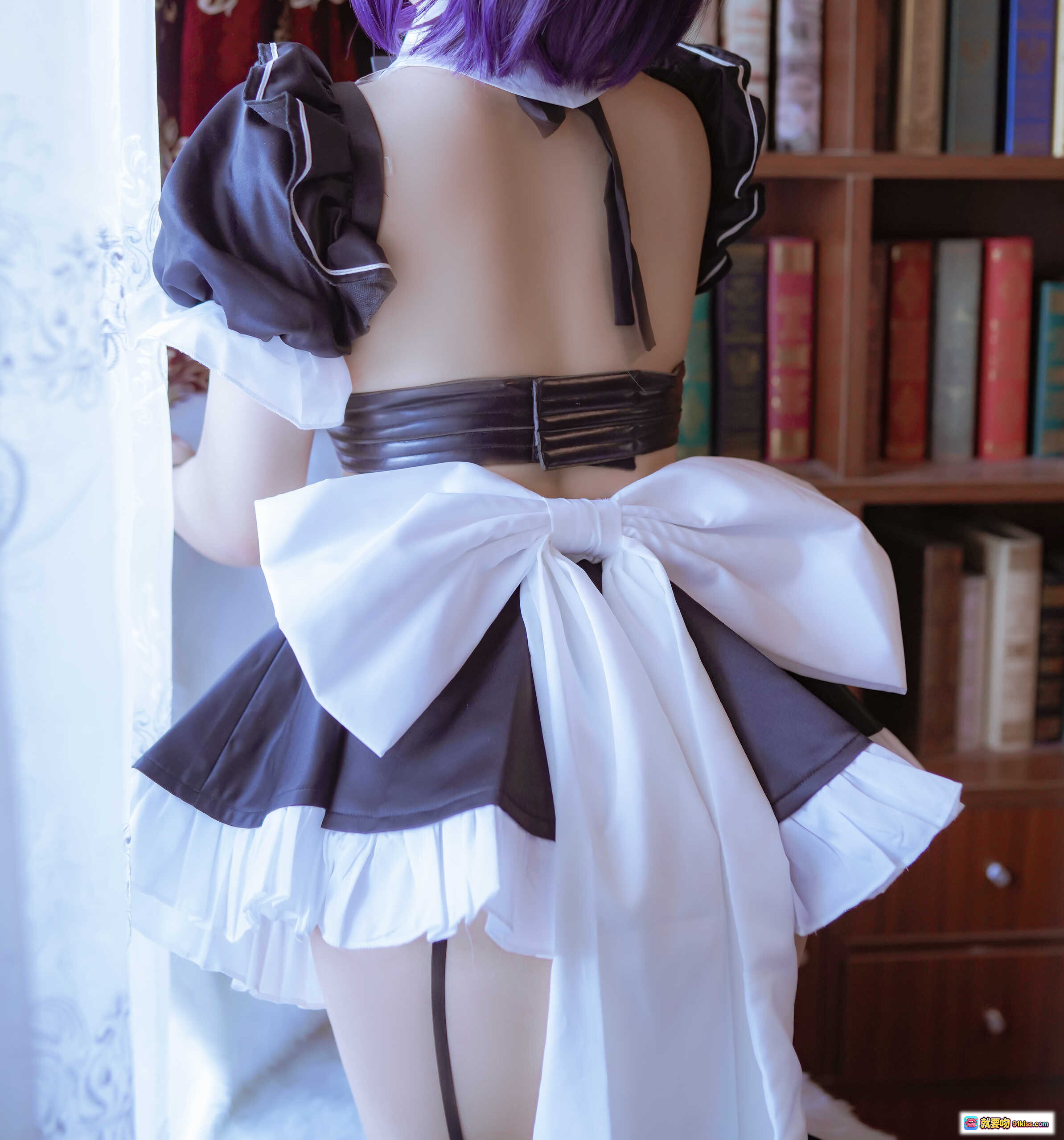 图片[2] - 日奈娇NO.001酒吞女仆写真集 黑丝美腿性感私房 41P高清图集 优雅复古室内场景 - 就要吻