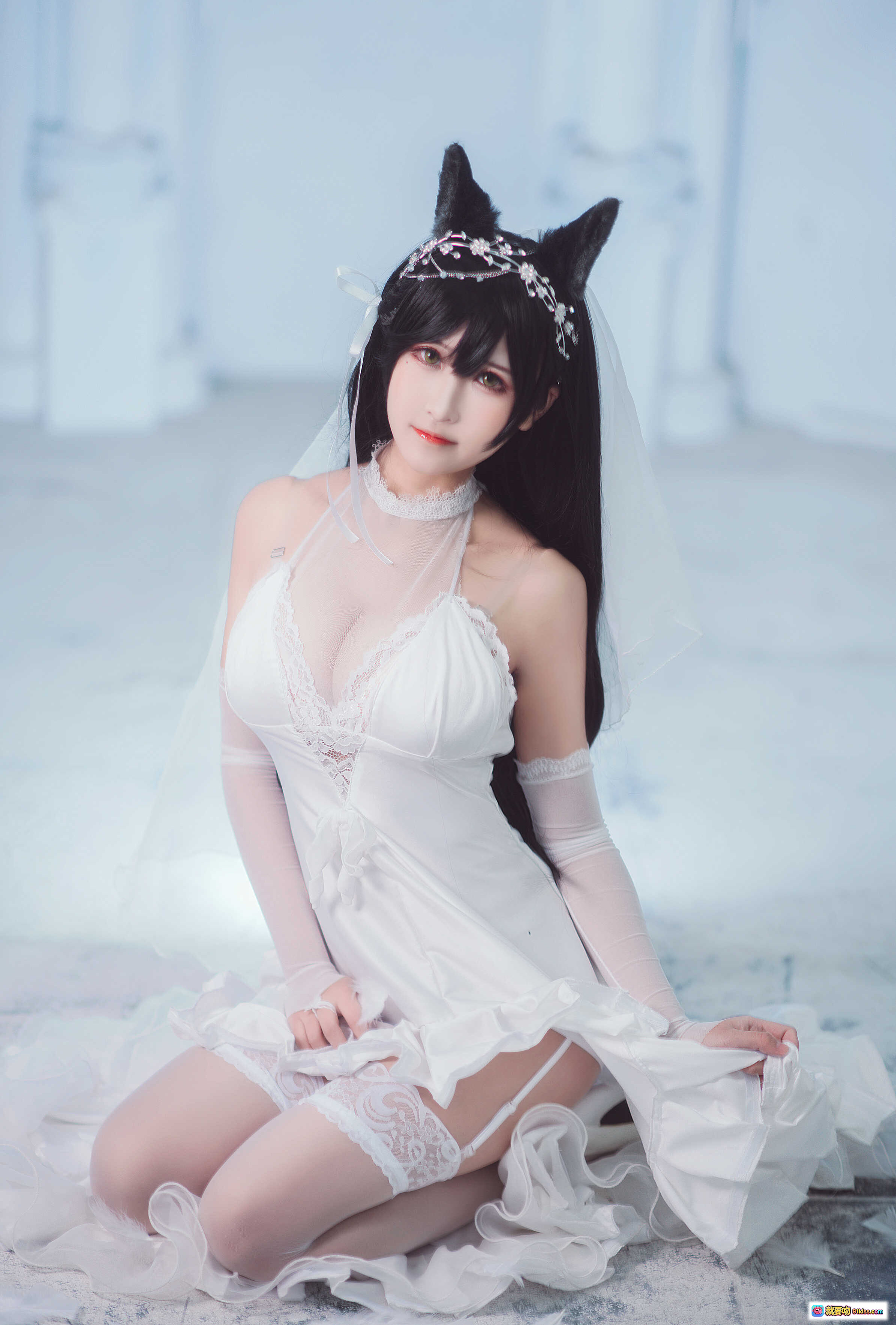 三度_69 NO.008 犬花嫁 白色婚纱蕾丝内衣 黑猫耳头饰 轻透薄纱长手套 优雅跪坐写真 22P高清图集 - 就要吻