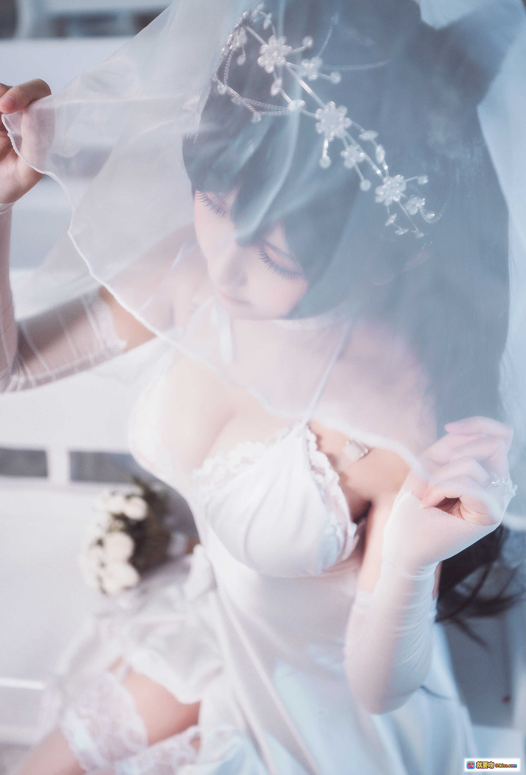 图片[8] - 三度_69 NO.008 犬花嫁 白色婚纱蕾丝内衣 黑猫耳头饰 轻透薄纱长手套 优雅跪坐写真 22P高清图集 - 就要吻