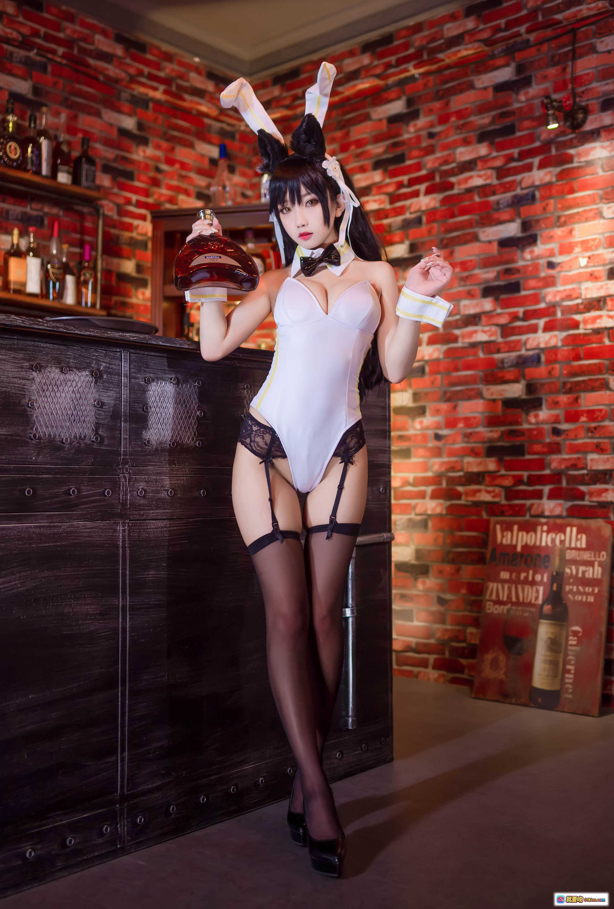图片[9] - 鬼畜瑶NO.017酒吧兔女郎写真 20P308MB 黑丝高跟兔耳装 持酒杯坐吧台 砖墙酒架背景 二次元Cosplay美图 - 就要吻