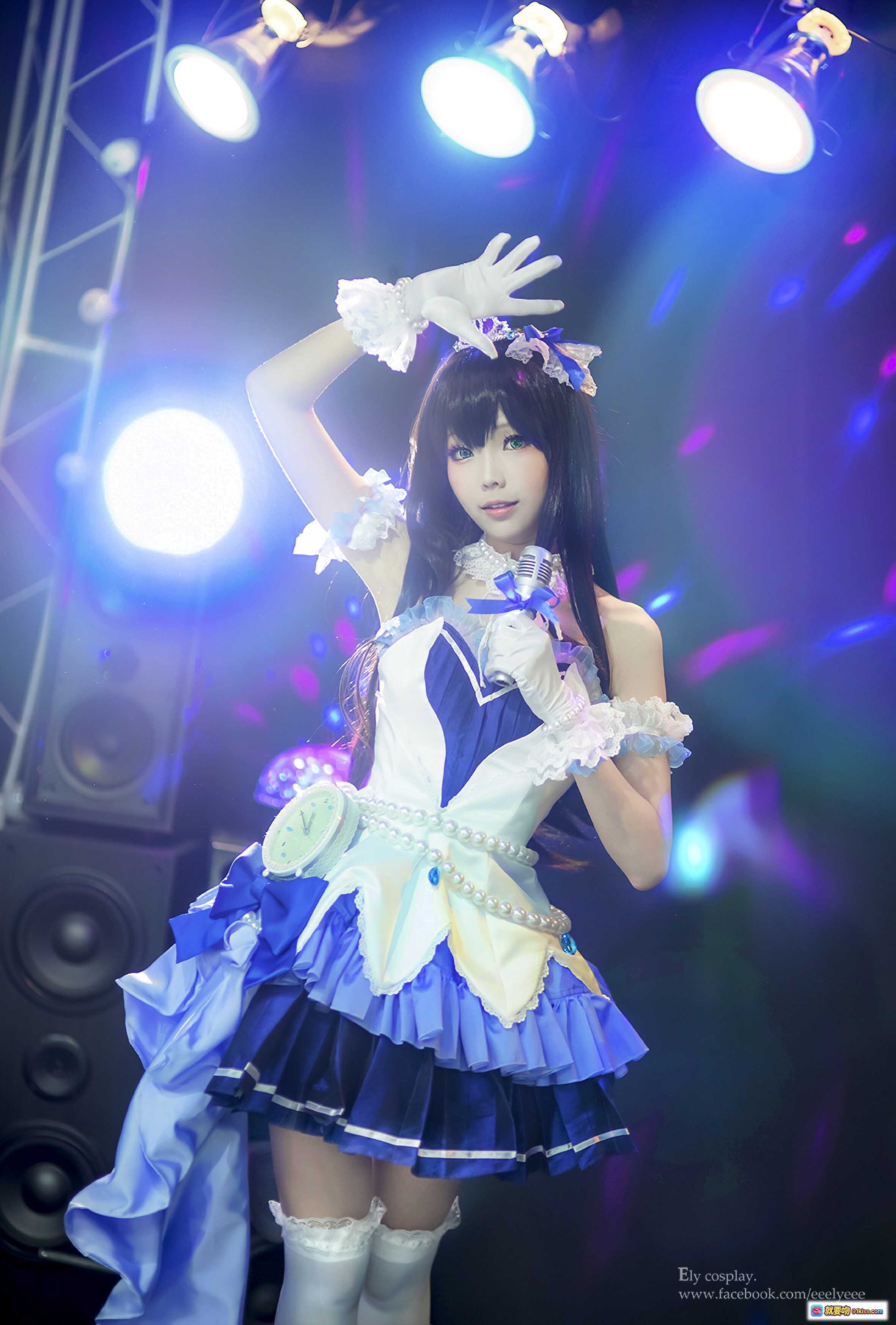 ElyEE子NO.025蓝白女仆装Cosplay舞台灯光写真｜精致头饰+珍珠腰带+白色长袜+手持麦克风造型 - 就要吻