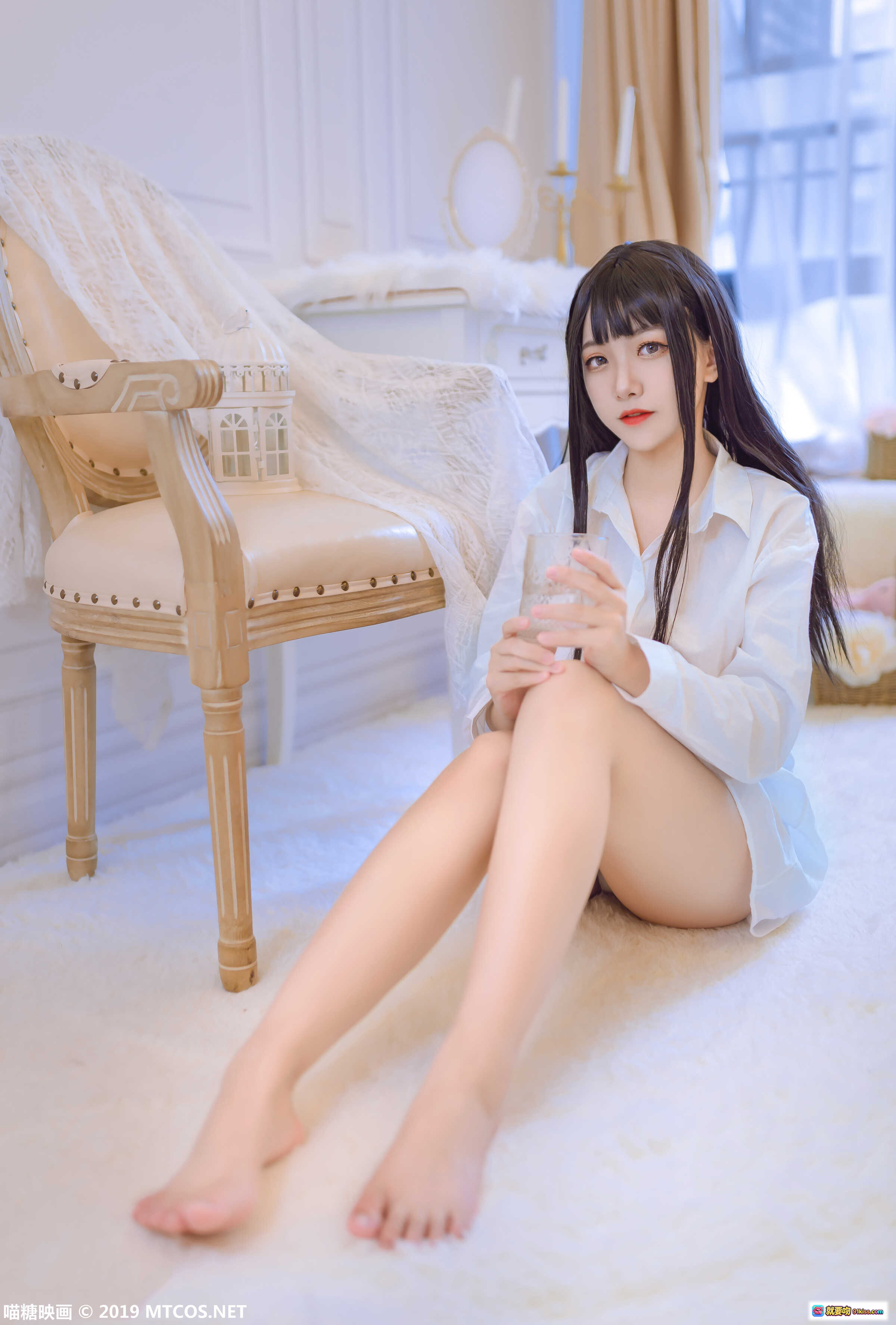 图片[7] - lovely呆玄NO.005男友衬衫写真 | 黑长直少女抱蓝兔玩偶 | 清新室内日系风格 | 40P高清图集 - 就要吻