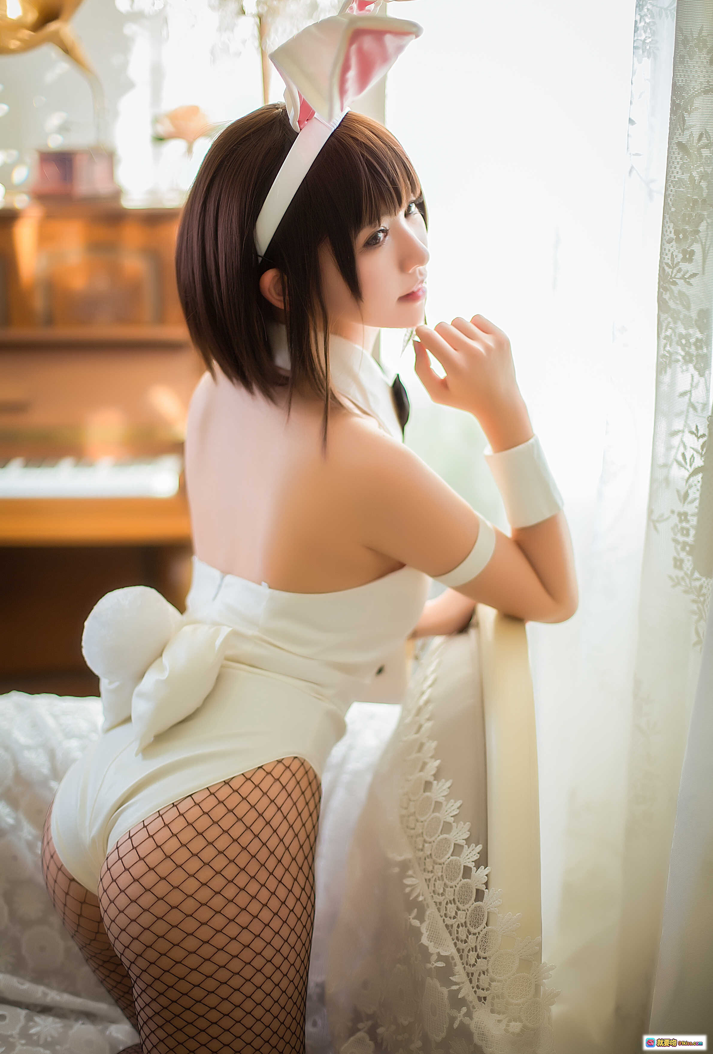 图片[8] - 鳗鱼霏儿NO.058圣人惠兔女郎写真-白色高跟鞋+渔网袜+楼梯性感姿势-10P高清图集 - 就要吻