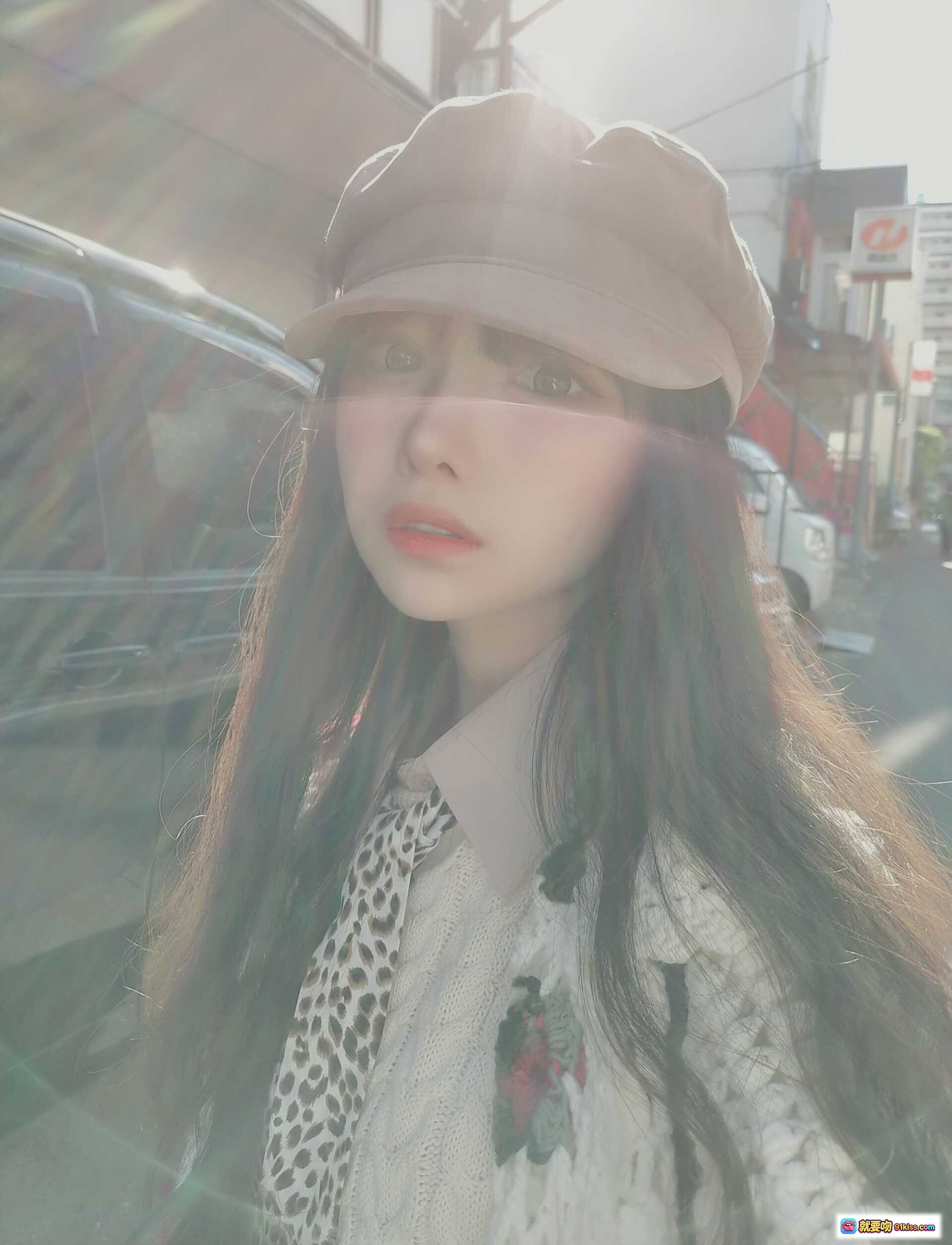 图片[9] - Shika小鹿鹿东京夜景自拍写真 | 黑长直齐刘海少女风 | 绿外套心形耳环清新穿搭 | 50P高清图集 - 就要吻