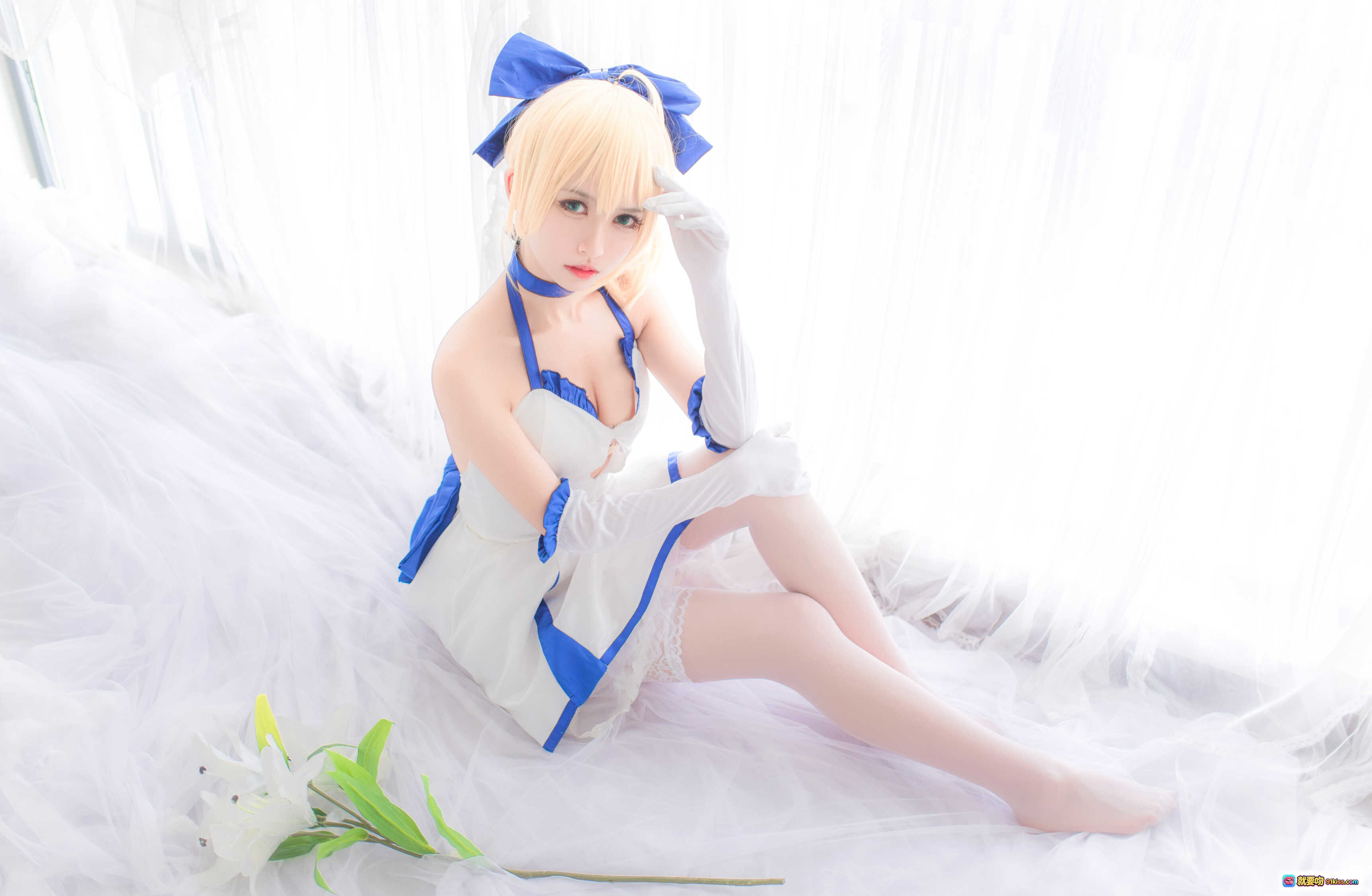 图片[2] - 鳗鱼霏儿NO.088青春女仆cos写真 白蓝制服长发蝴蝶结美腿高跟蕾丝袜纯欲风室内床拍19P - 就要吻