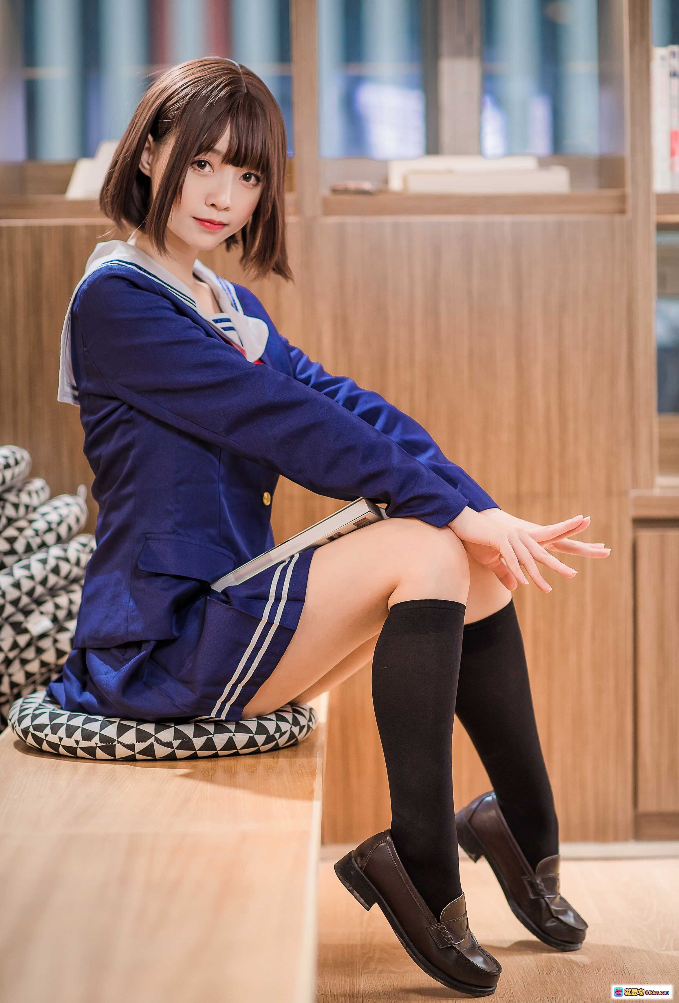 图片[8] - 加藤惠校服cosplay写真 | 蓝色水手服少女 | 短发齐刘海造型 | 日系校园风 | 高清19P图集 - 就要吻