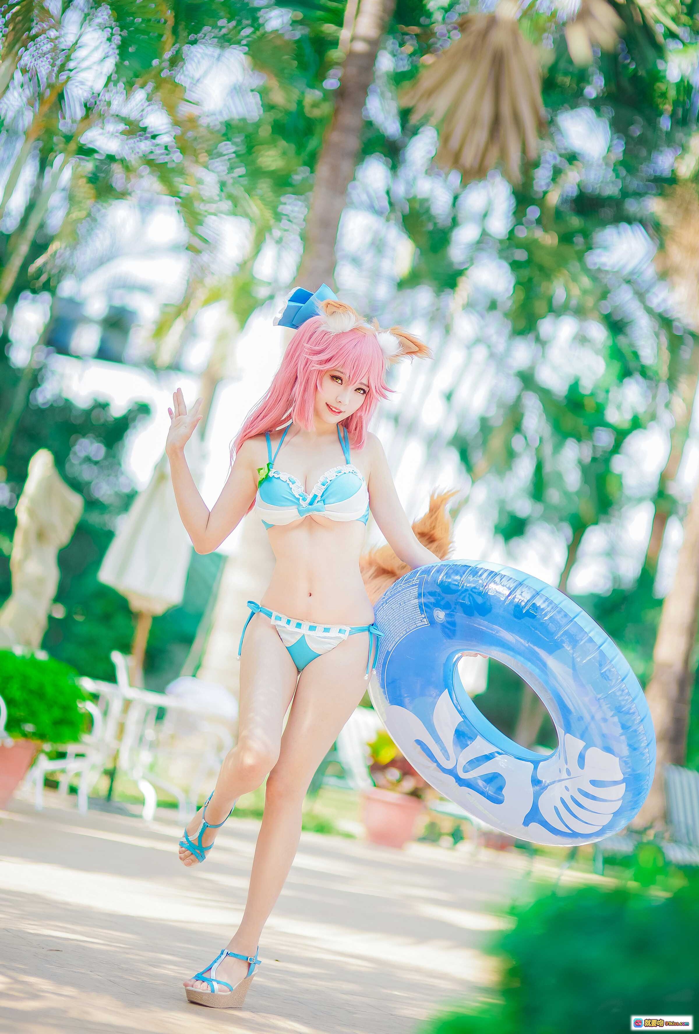 图片[4] - ElyEE子NO.046粉发兔耳泳装写真｜蓝色比基尼蕾丝边｜夏日沙滩风情Cosplay美图 - 就要吻