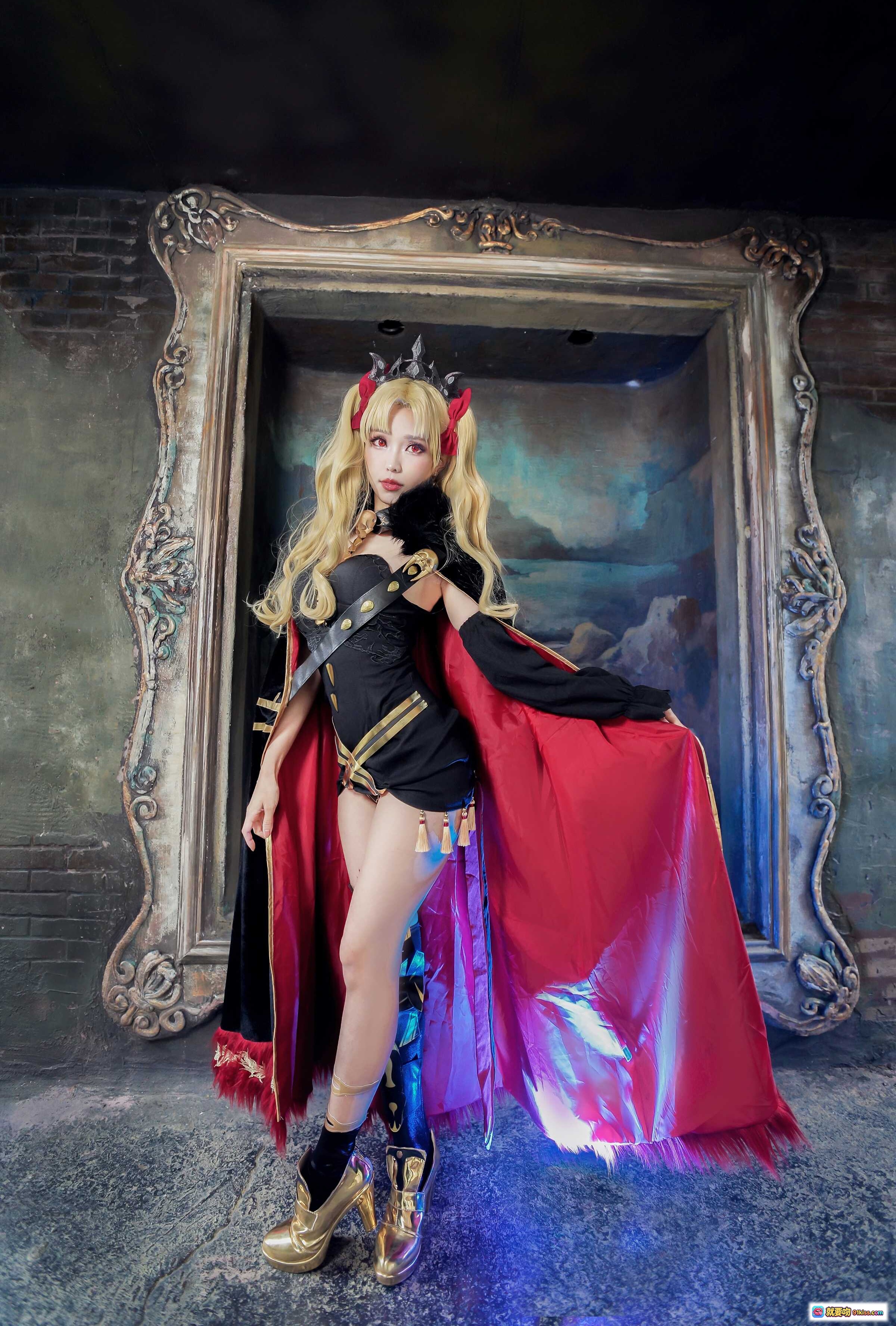 图片[5] - ElyEE子NO.058 Cosplay 金发红瞳恶魔女王 黑色哥特装 持金色骷髅头 镜面华丽背景 精致妆容与头饰 - 就要吻