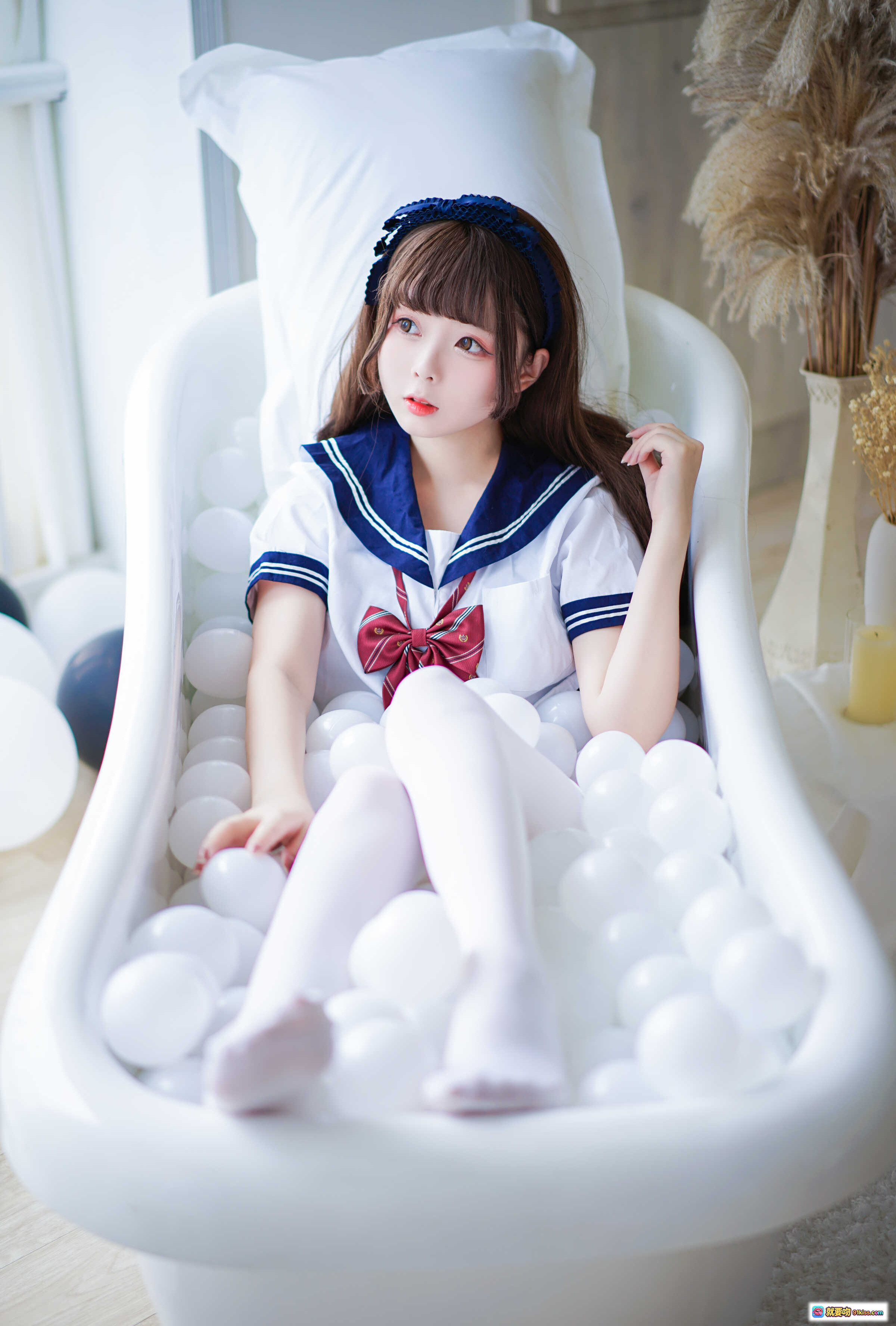 图片[4] - 日奈娇NO.028制服死库水写真 40P高清美腿白丝少女坐姿私房照 - 就要吻