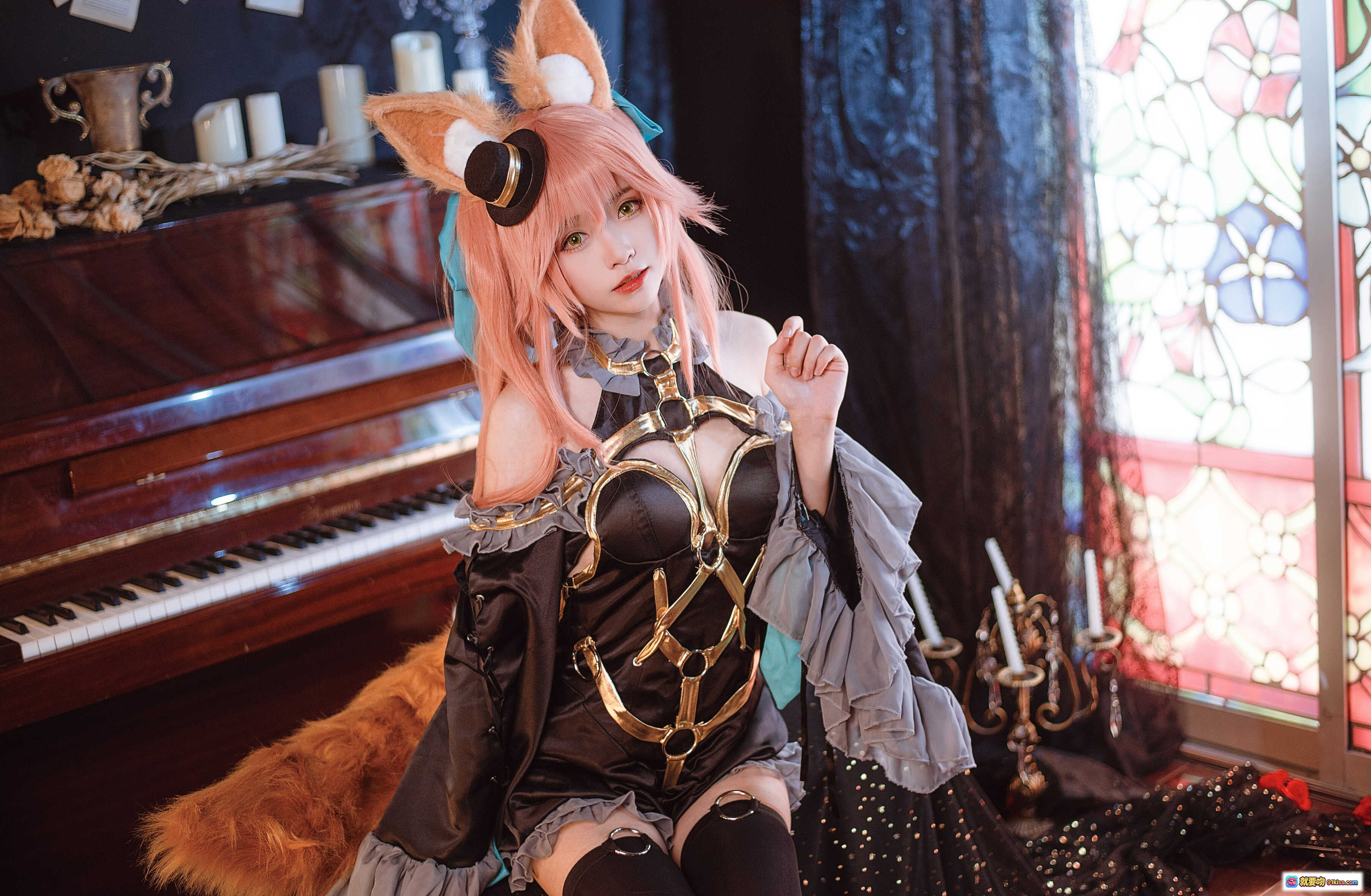 图片[6] - 玉藻前cosplay漆黑魔术服·粉发狐耳狐尾·华丽洛丽塔风·水晶烛台场景·高清12P写真 - 就要吻