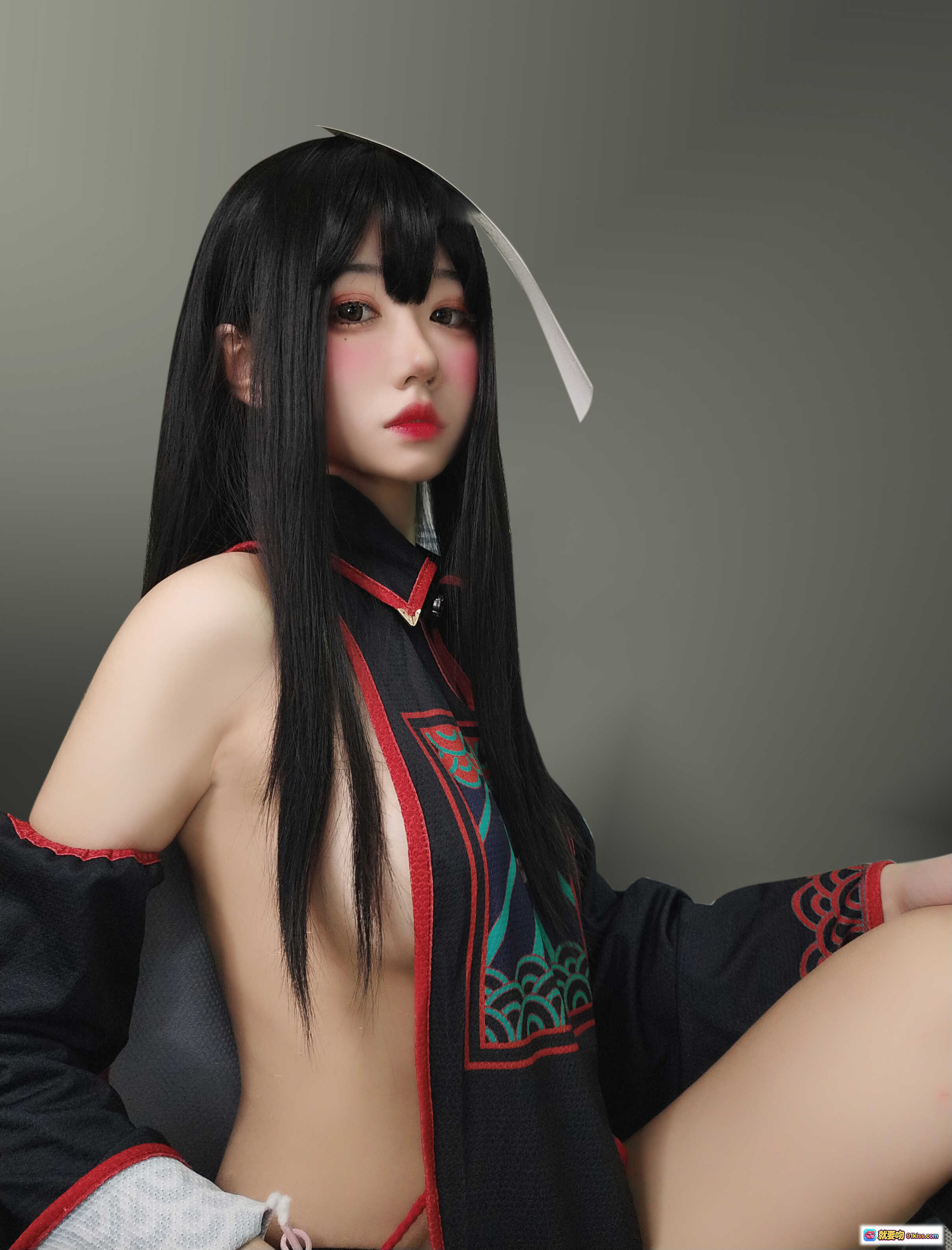 图片[7] - 猫君君_MaoJun NO.008 小僵尸 Cosplay 镜前自拍 黑色刺绣旗袍 萌系少女 镜面反射 室内卧室写真 14P高清图集 - 就要吻