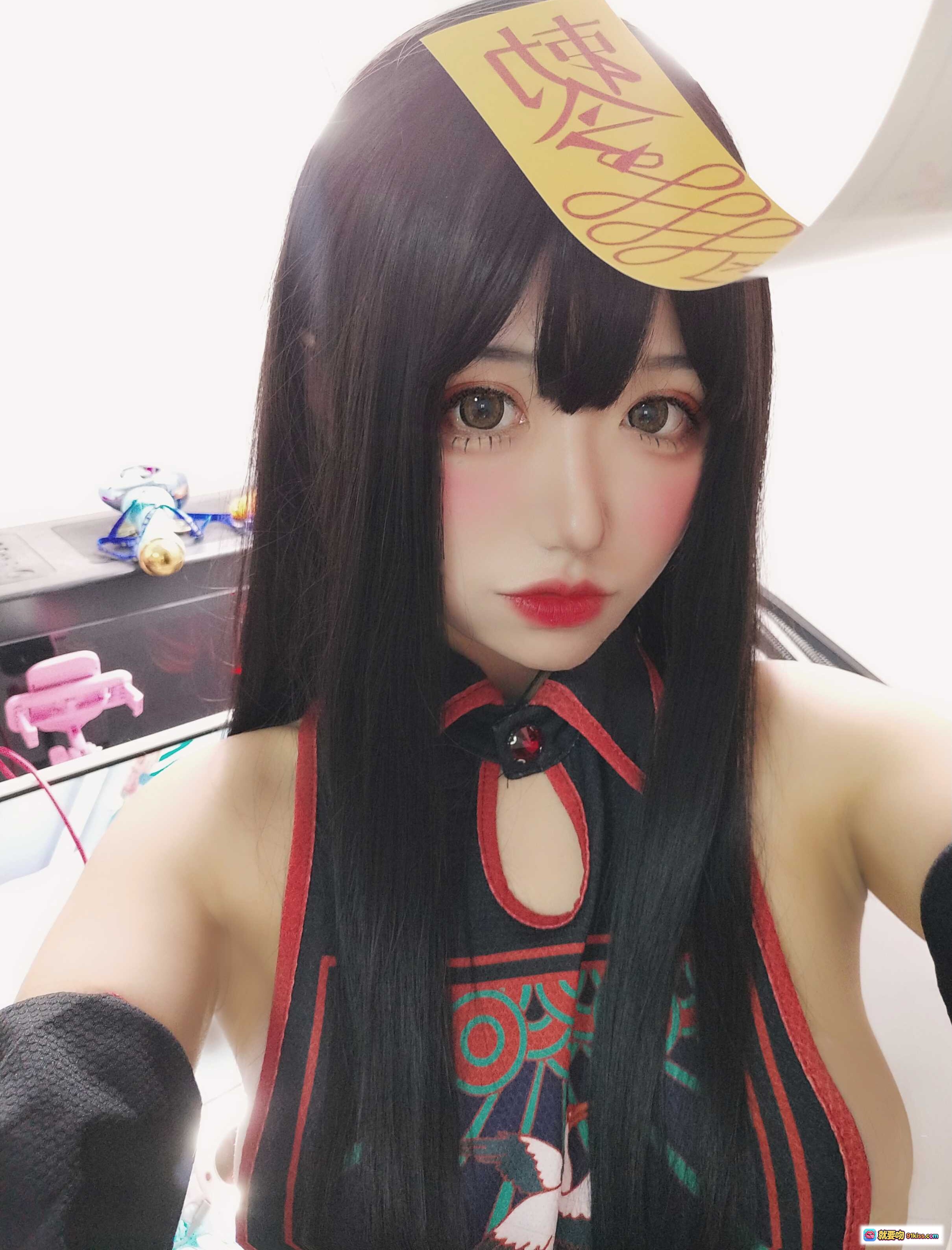 图片[6] - 猫君君_MaoJun NO.008 小僵尸 Cosplay 镜前自拍 黑色刺绣旗袍 萌系少女 镜面反射 室内卧室写真 14P高清图集 - 就要吻