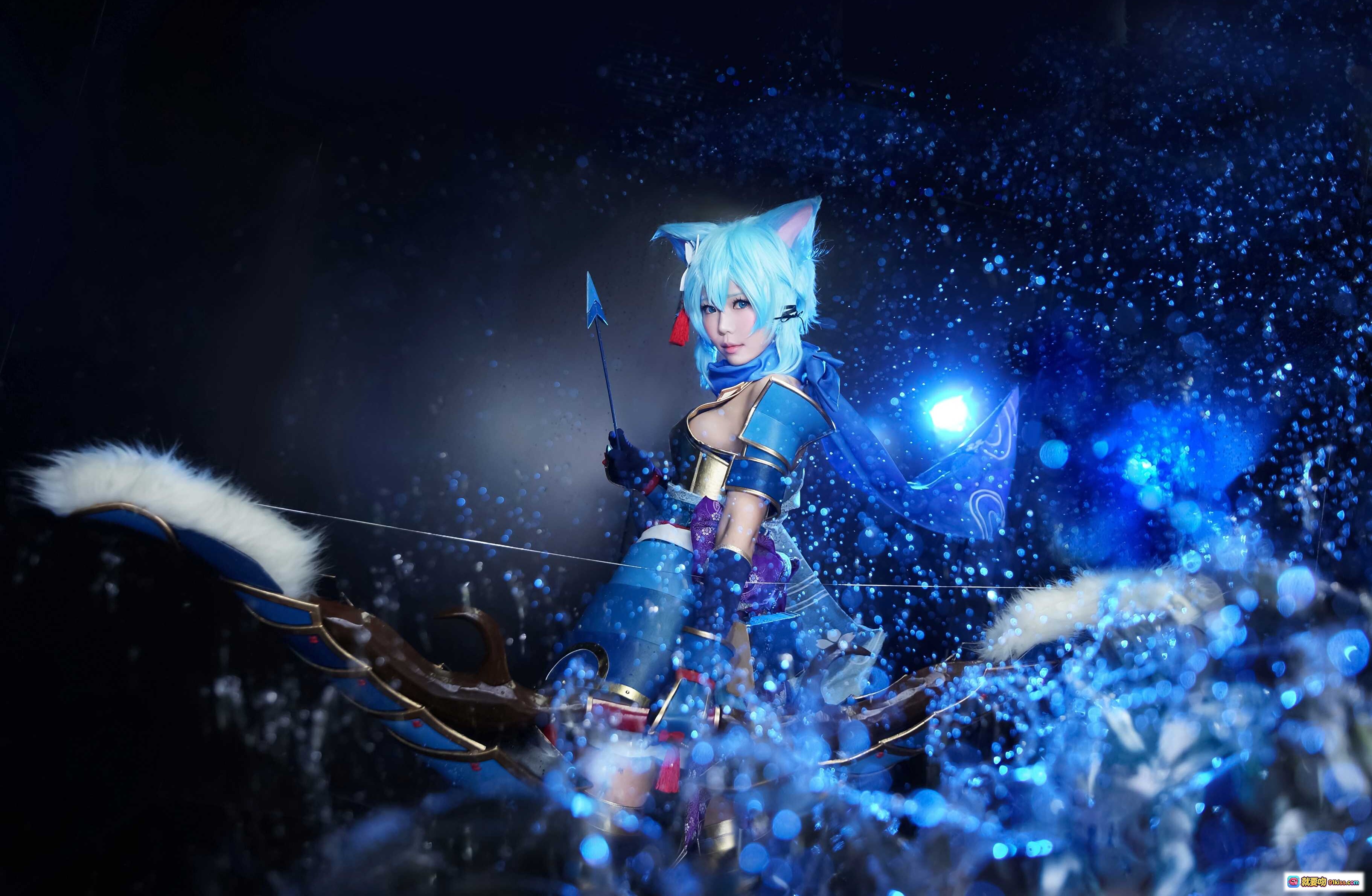 图片[4] - 蓝发猫耳少女Cosplay｜日式和风战甲｜梦幻蓝色光效｜精致花饰与金甲细节｜EElyEE子NO.039 - 就要吻
