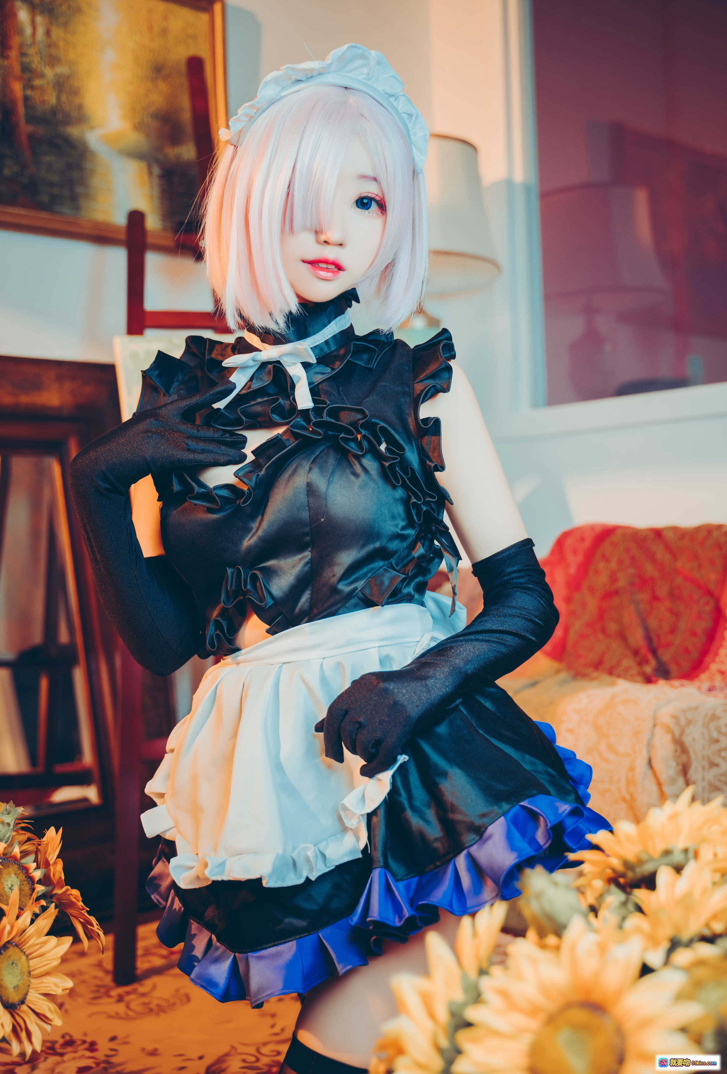 图片[10] - 猫君君_MaoJun NO.011 玛修女仆cos写真 25P高清图集 黑蓝蕾丝女仆装 白发红瞳 优雅姿态 室内复古风摄影 - 就要吻