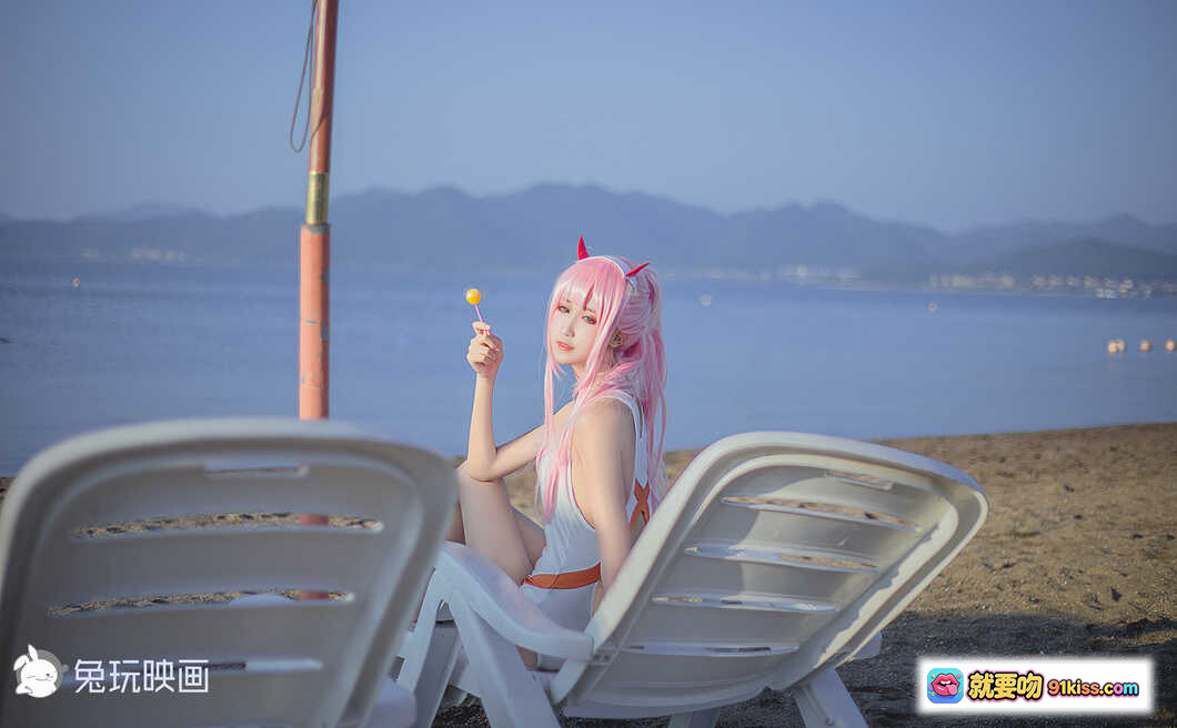 图片[9] - 粉发少女Cosplay白裙旗袍装 戴耳机坐地吃点心 兔玩映画高清写真集 - 就要吻