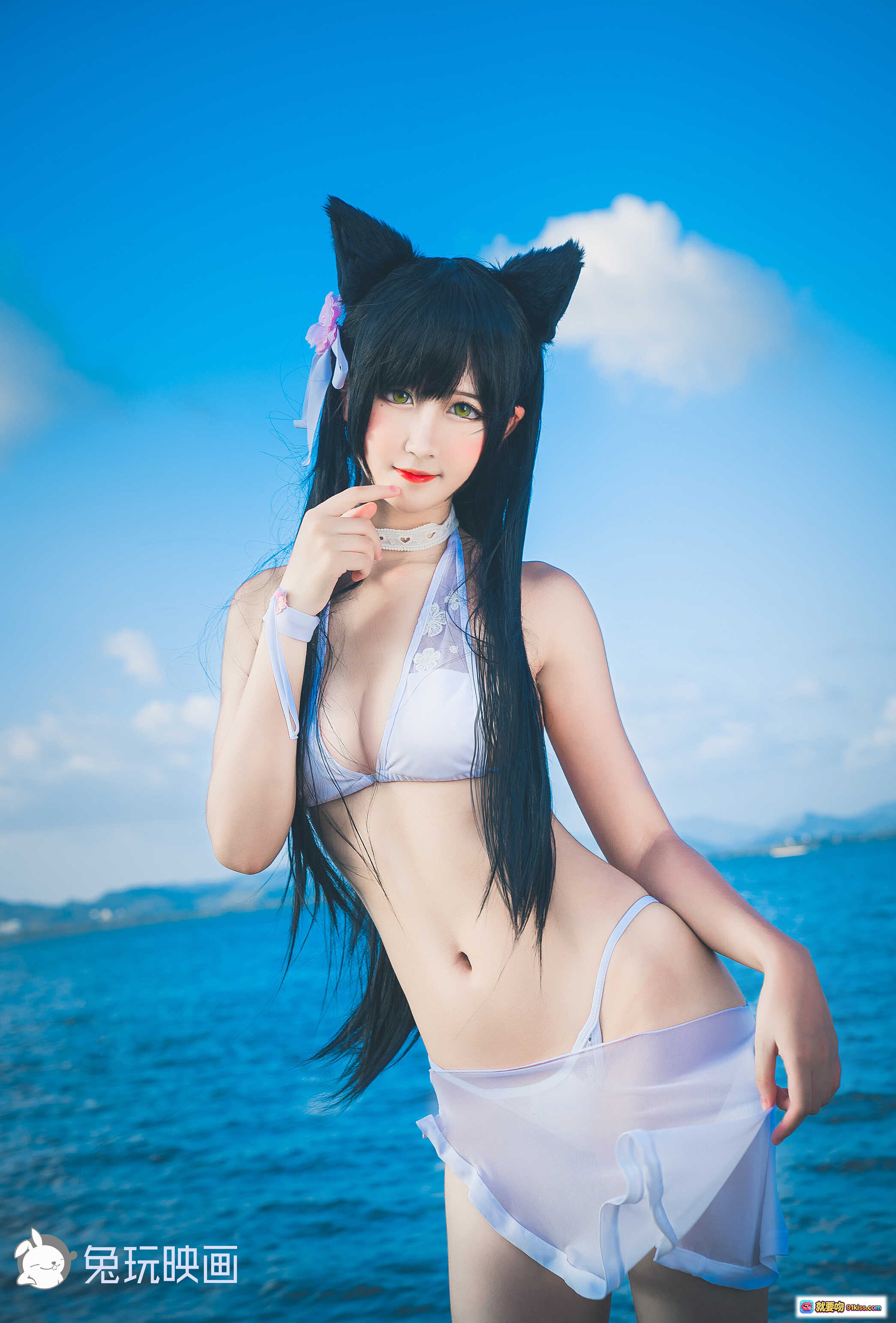 图片[5] - 粉发少女Cosplay白裙旗袍装 戴耳机坐地吃点心 兔玩映画高清写真集 - 就要吻