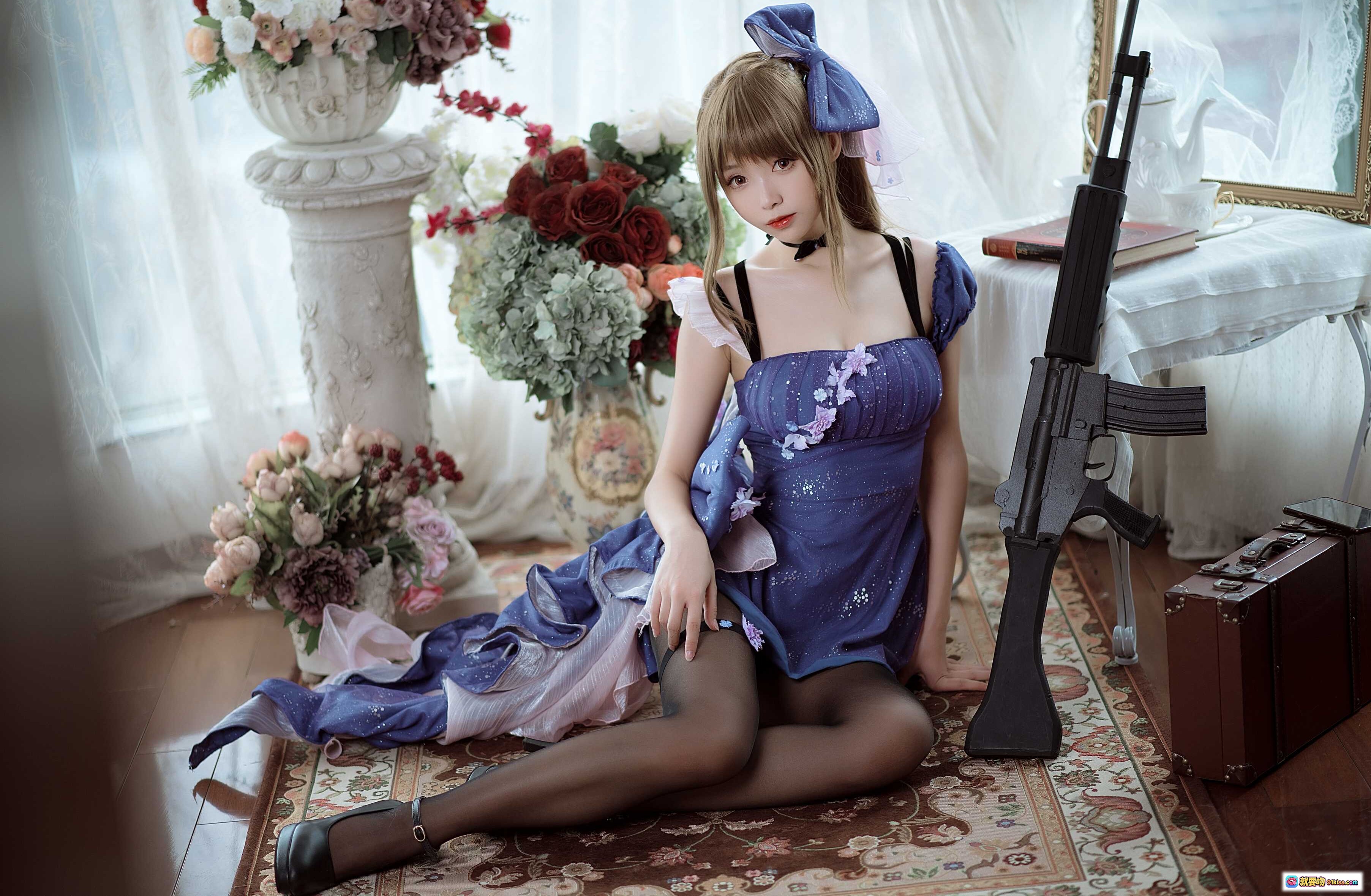 图片[8] - 大大卷卷小卷NO.004 K2黎明之前.ver 紫色洛丽塔女仆装 Cosplay写真 优雅跪姿 花艺背景 复古枪械道具 镜子窗景 室内唯美摄影 13P-50MB - 就要吻