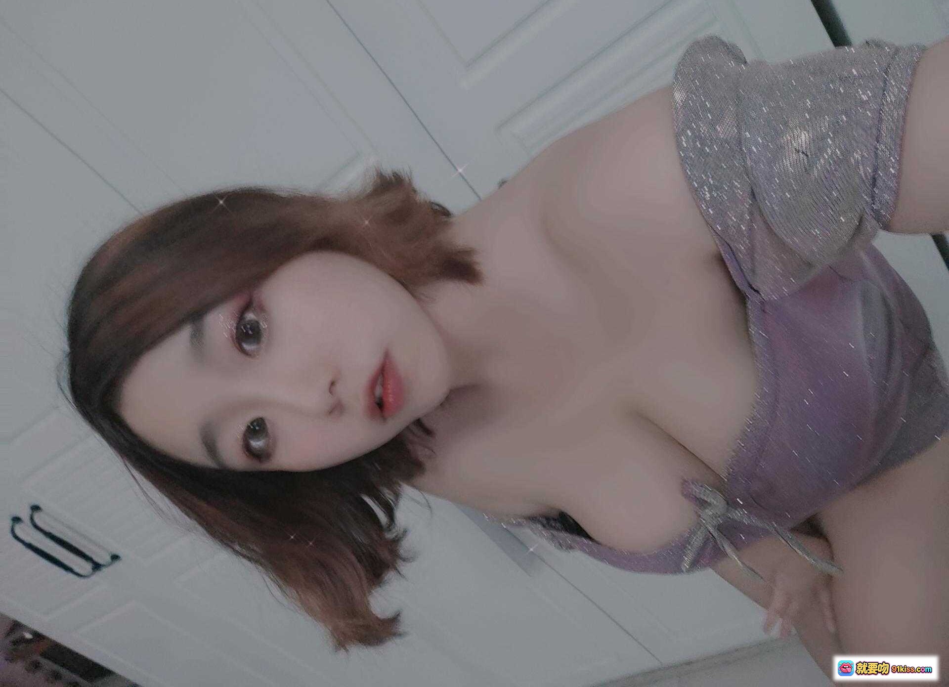 图片[6] - 穆零Mu0 NO.27居家自拍｜闪亮紫色露肩装｜温柔短发少女风｜清新自然室内写真 - 就要吻