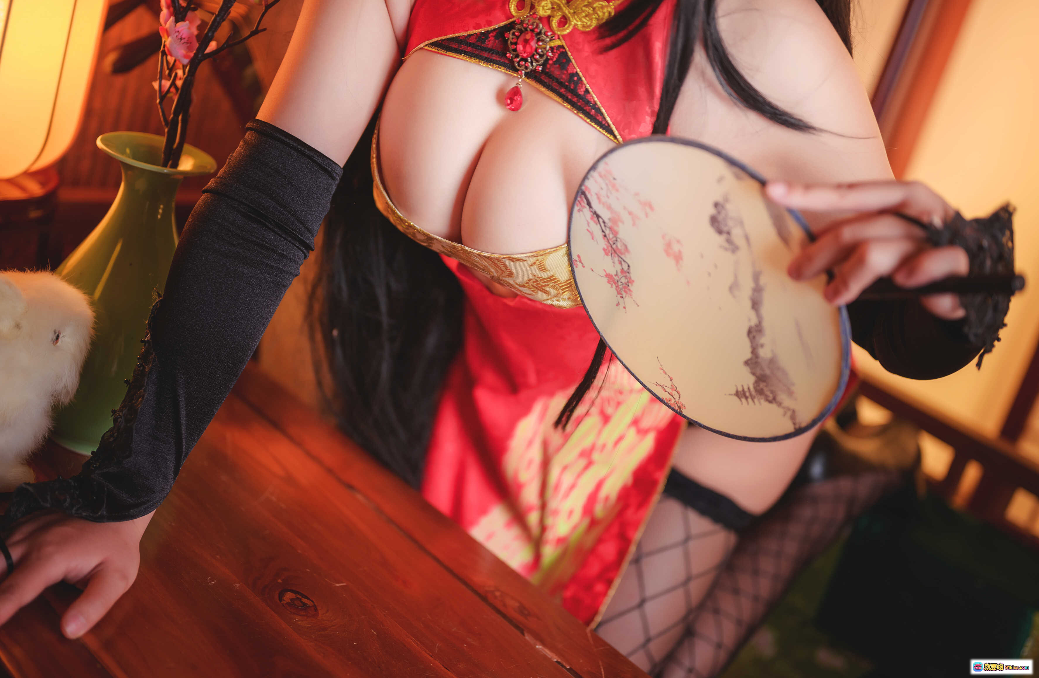 图片[6] - 抱走莫子A NO.030 大凤写真：红金刺绣和服+黑色蕾丝吊带袜+高跟鞋+古典木榻+渔网袜美腿特写 - 就要吻