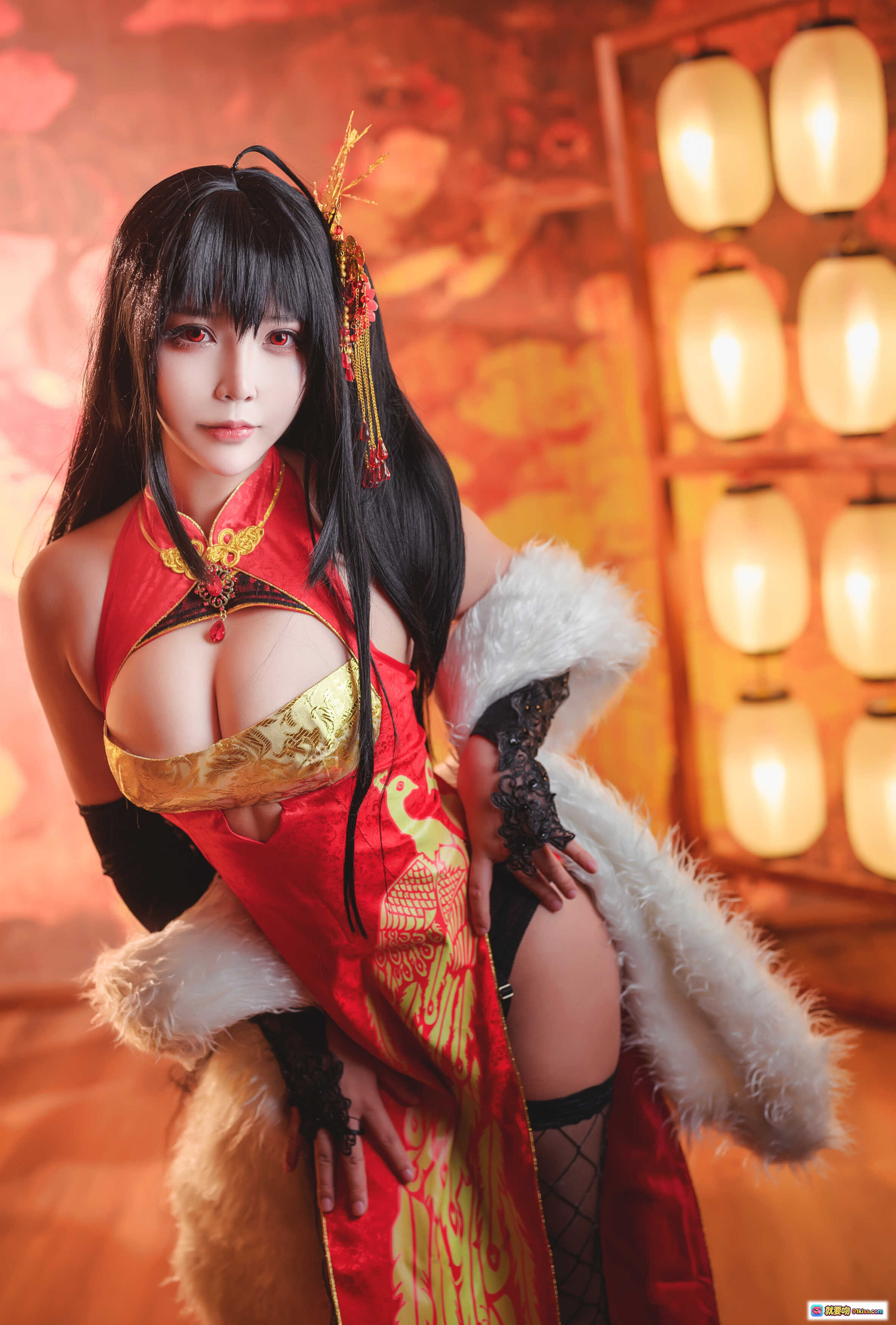 图片[8] - 抱走莫子A NO.030 大凤写真：红金刺绣和服+黑色蕾丝吊带袜+高跟鞋+古典木榻+渔网袜美腿特写 - 就要吻