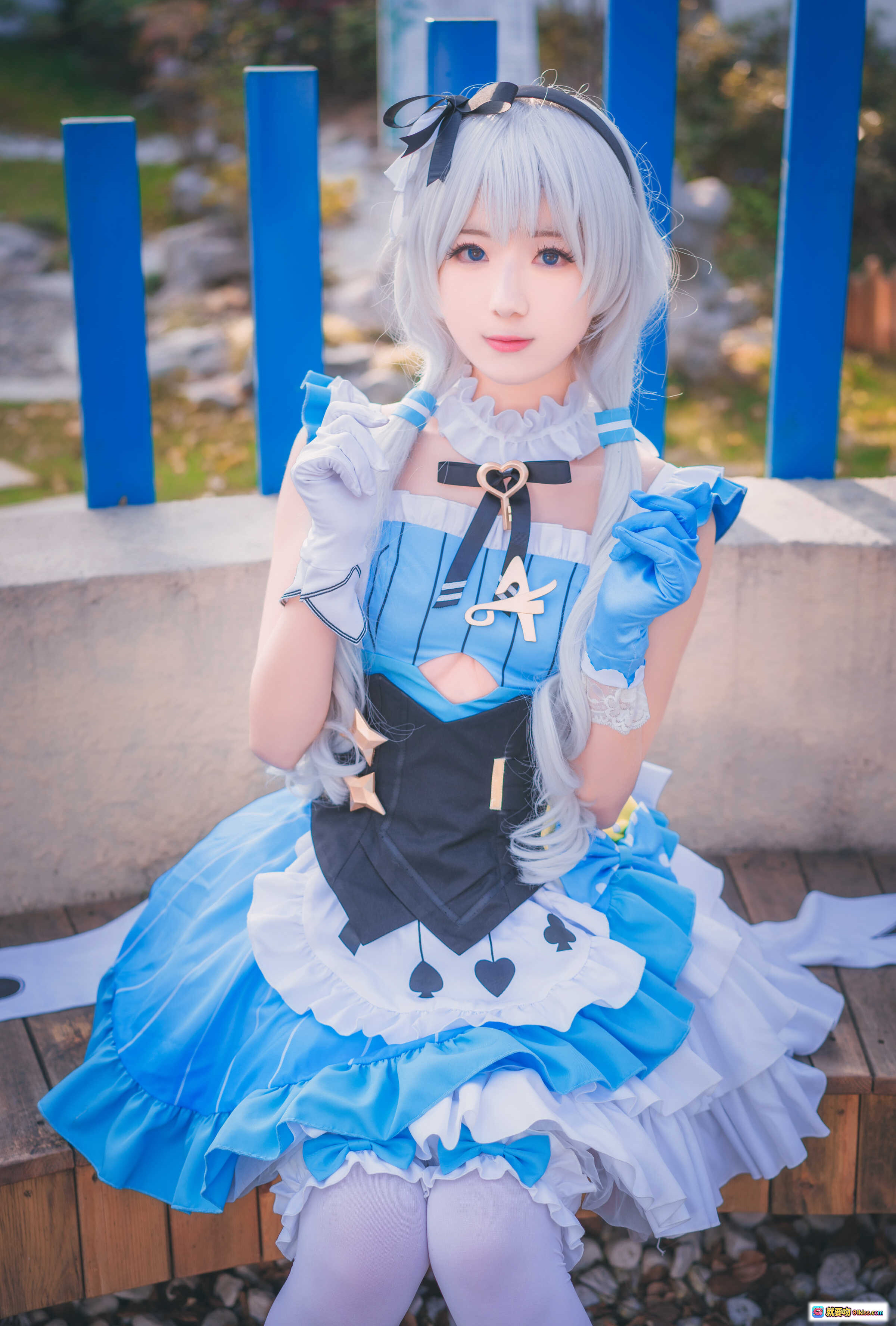 图片[6] - 弥音音NO.007德丽莎cosplay蓝白女仆装户外树下写真15P高清美图 - 就要吻