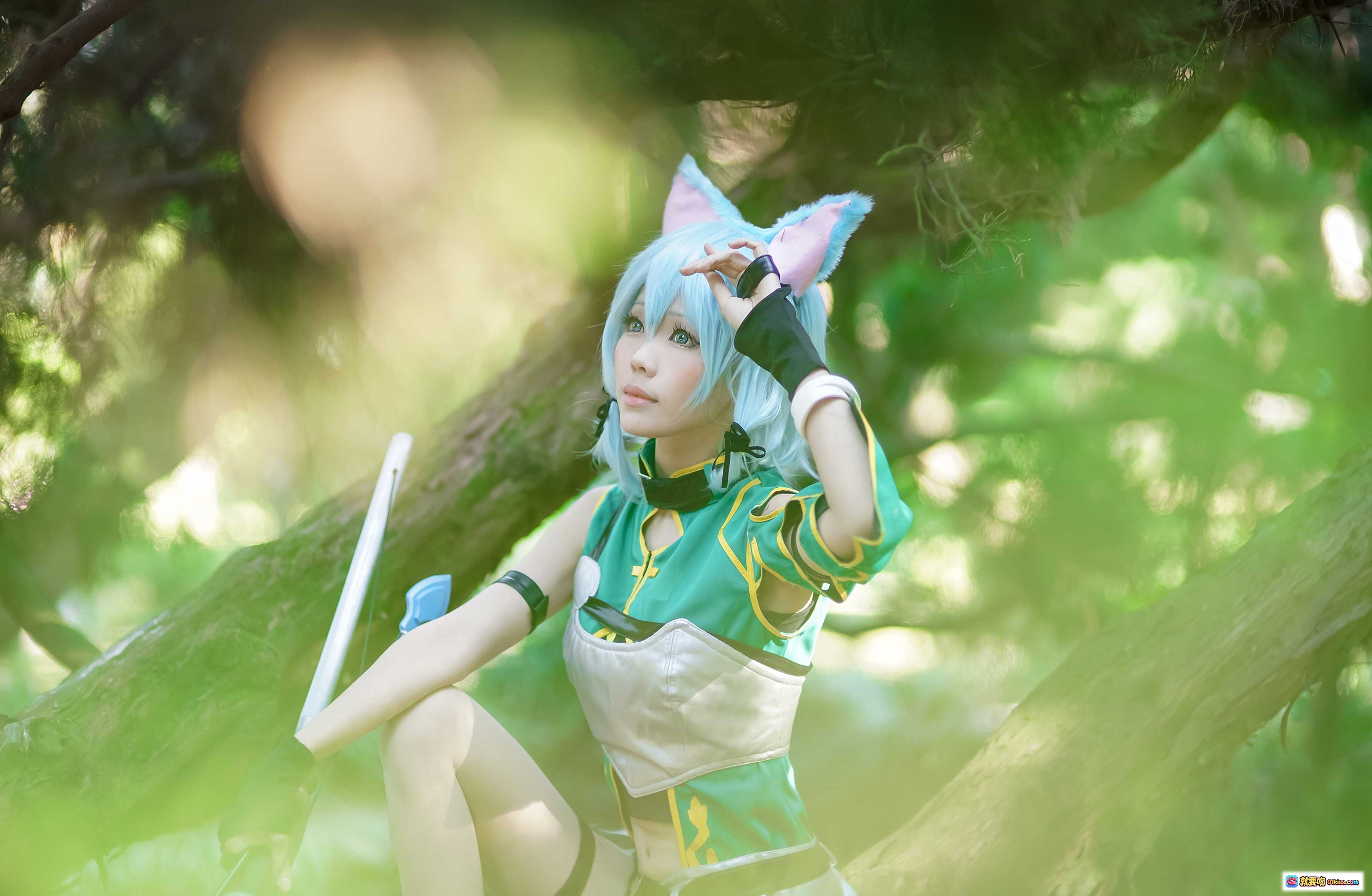 图片[5] - ElyEE子NO.013蓝发猫耳Cosplay户外写真 绿白战衣黑短裤造型精致自然光拍摄 - 就要吻