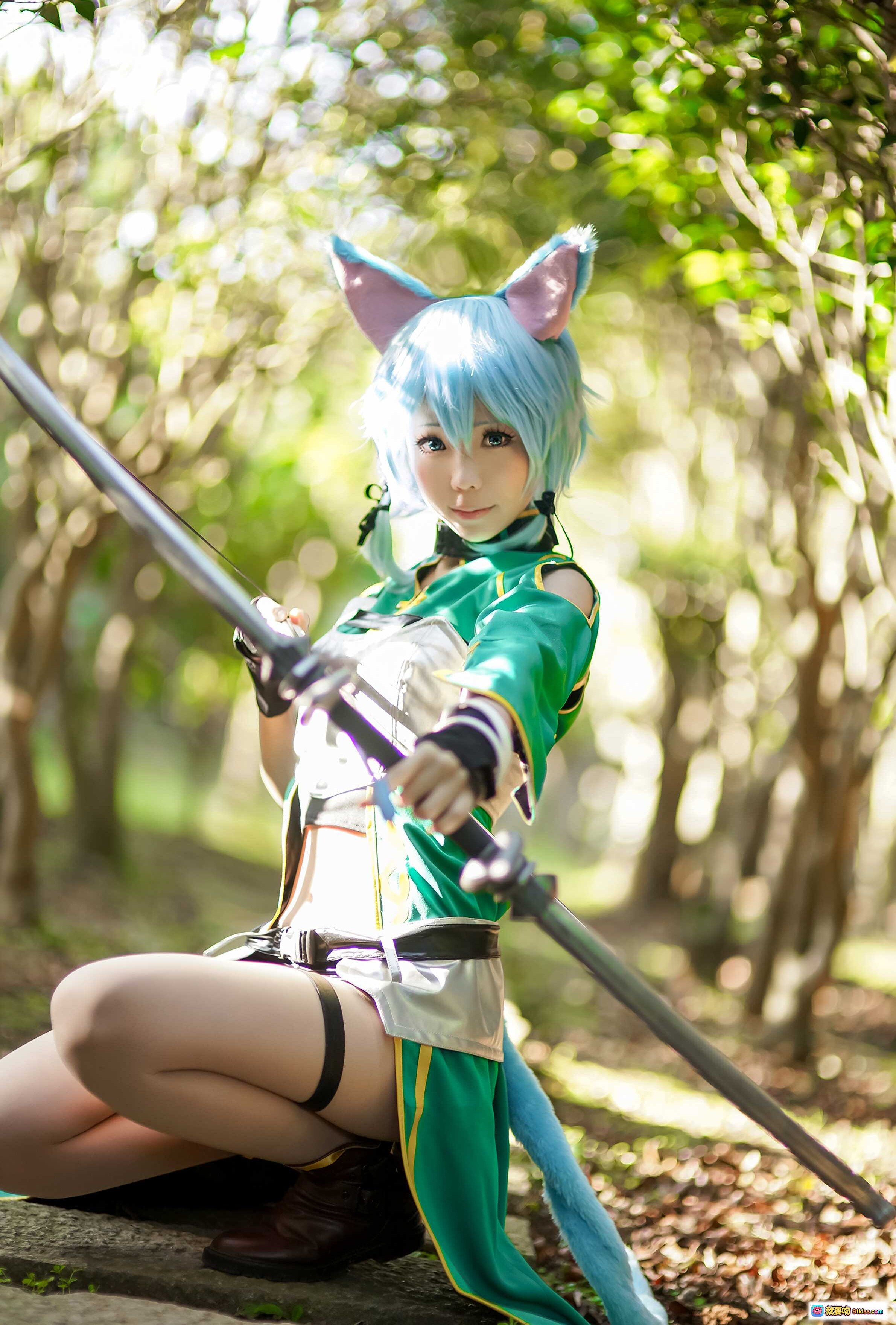 图片[10] - ElyEE子NO.013蓝发猫耳Cosplay户外写真 绿白战衣黑短裤造型精致自然光拍摄 - 就要吻