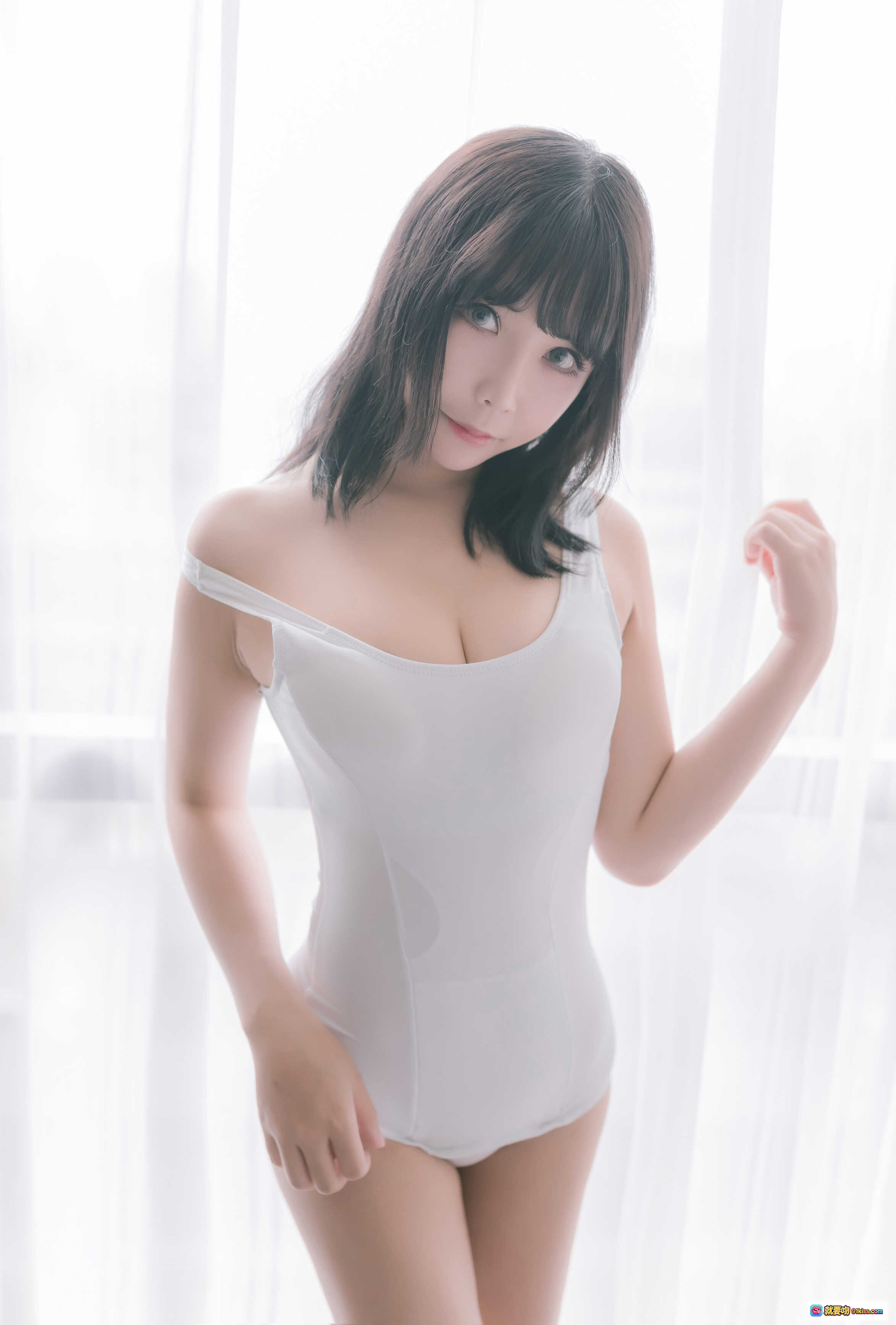 图片[2] - 抱走莫子A NO.015大姐姐 白色紧身衣美腿床上写真 41P高清私房图集 - 就要吻