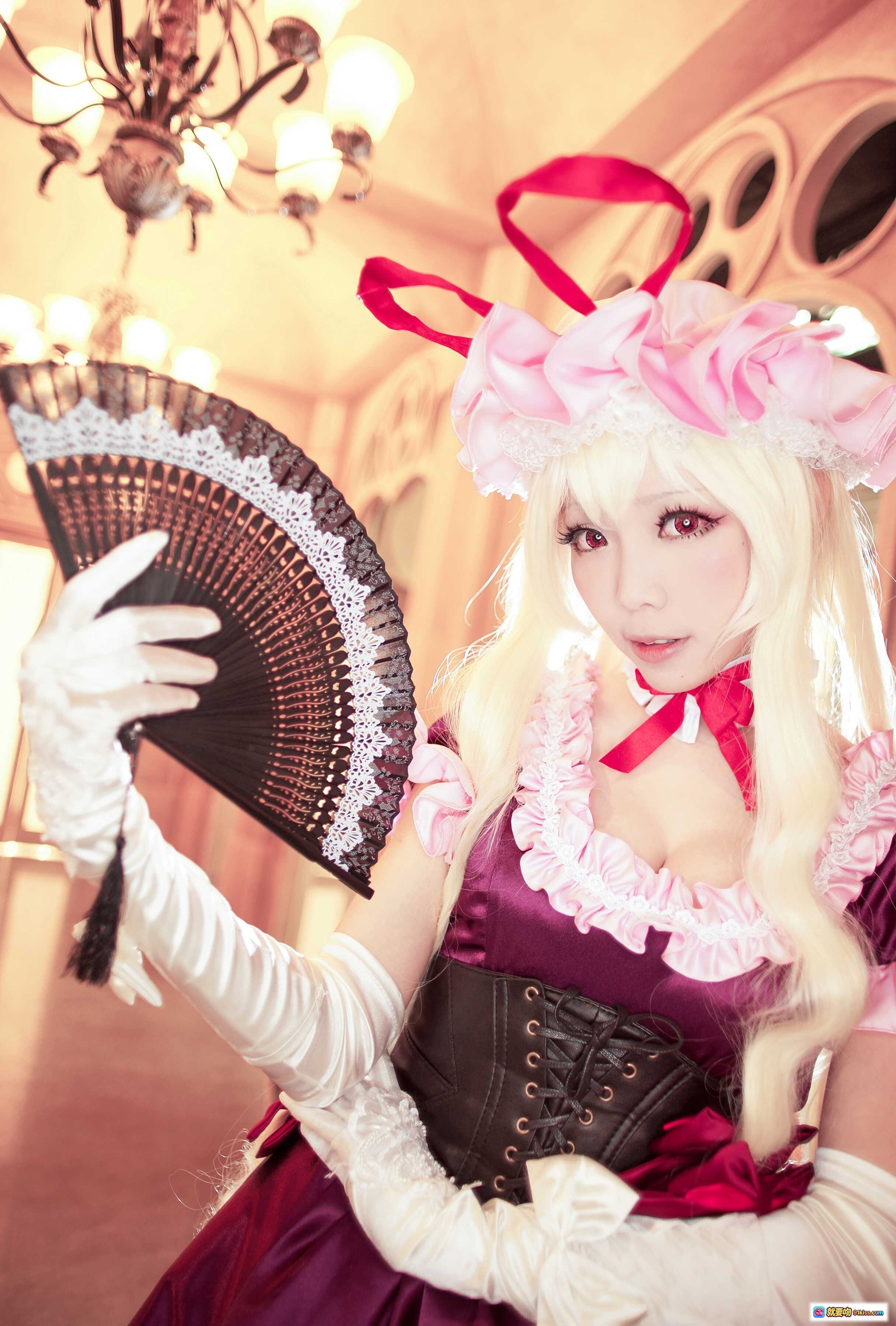 图片[5] - ElyEE子NO.032洛丽塔cosplay：粉玫瑰头饰+红瞳白发+蕾丝折扇+紫色洋装甜美写真 - 就要吻