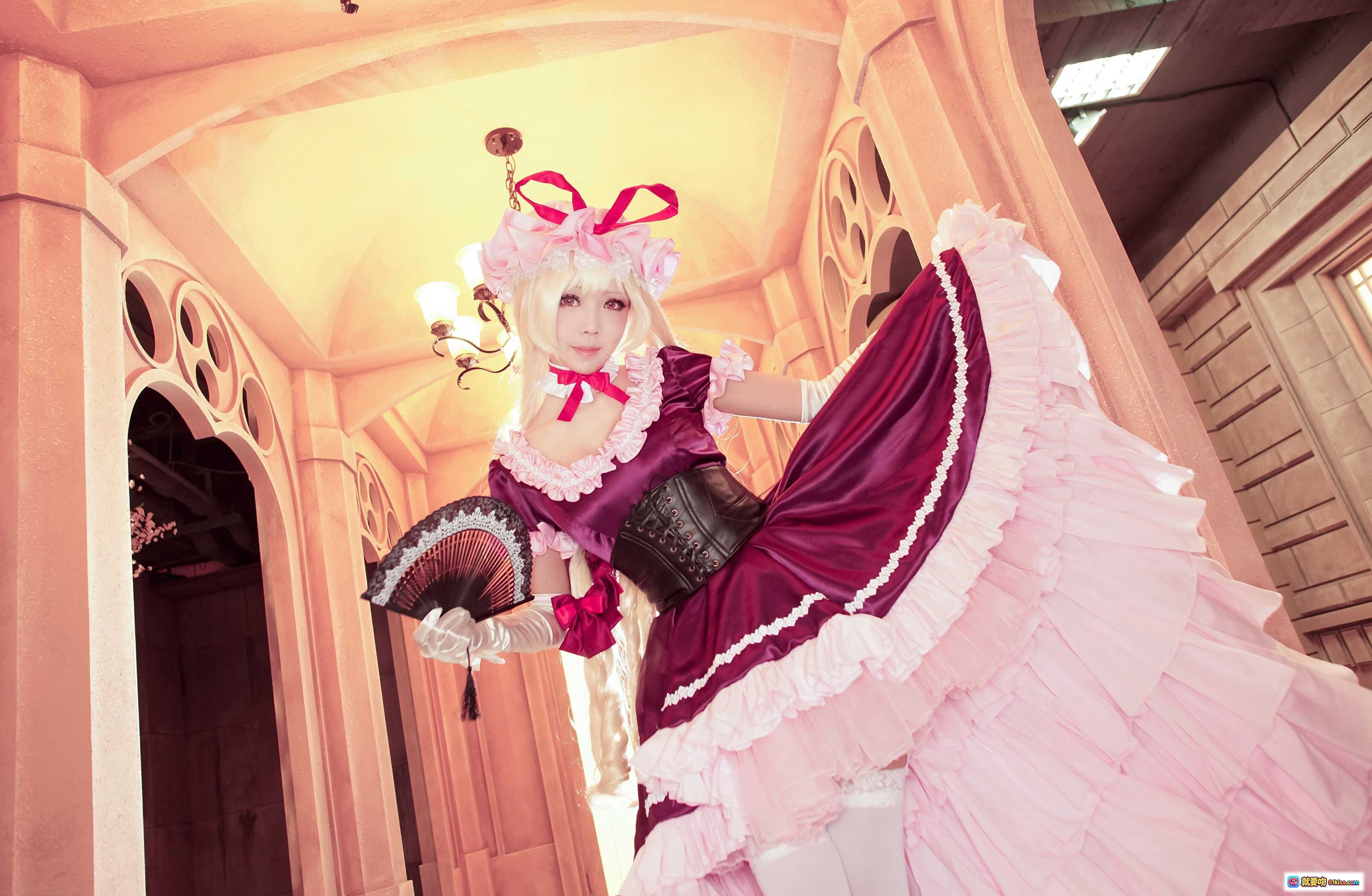 图片[3] - ElyEE子NO.032洛丽塔cosplay：粉玫瑰头饰+红瞳白发+蕾丝折扇+紫色洋装甜美写真 - 就要吻