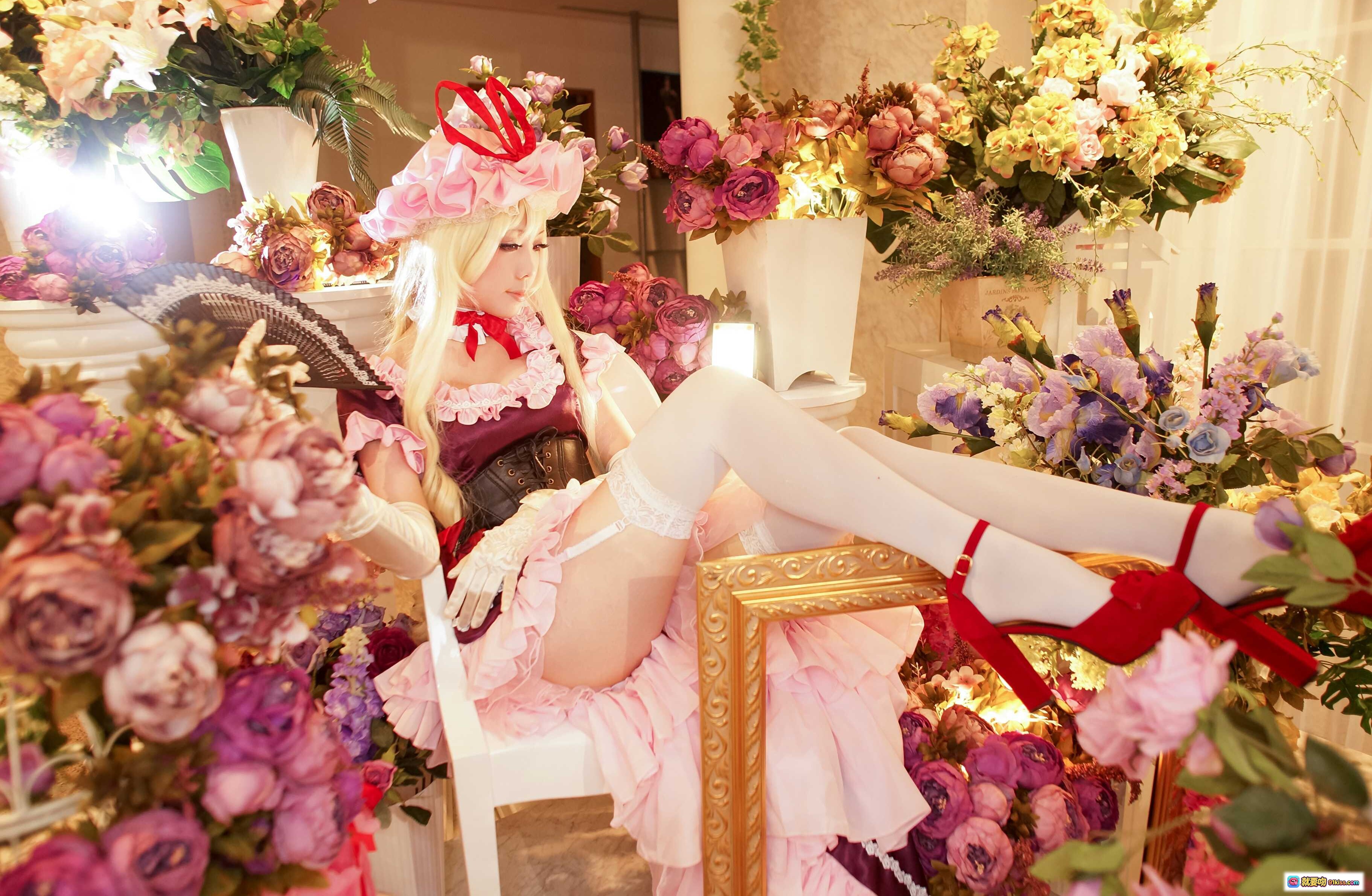 图片[4] - ElyEE子NO.032洛丽塔cosplay：粉玫瑰头饰+红瞳白发+蕾丝折扇+紫色洋装甜美写真 - 就要吻