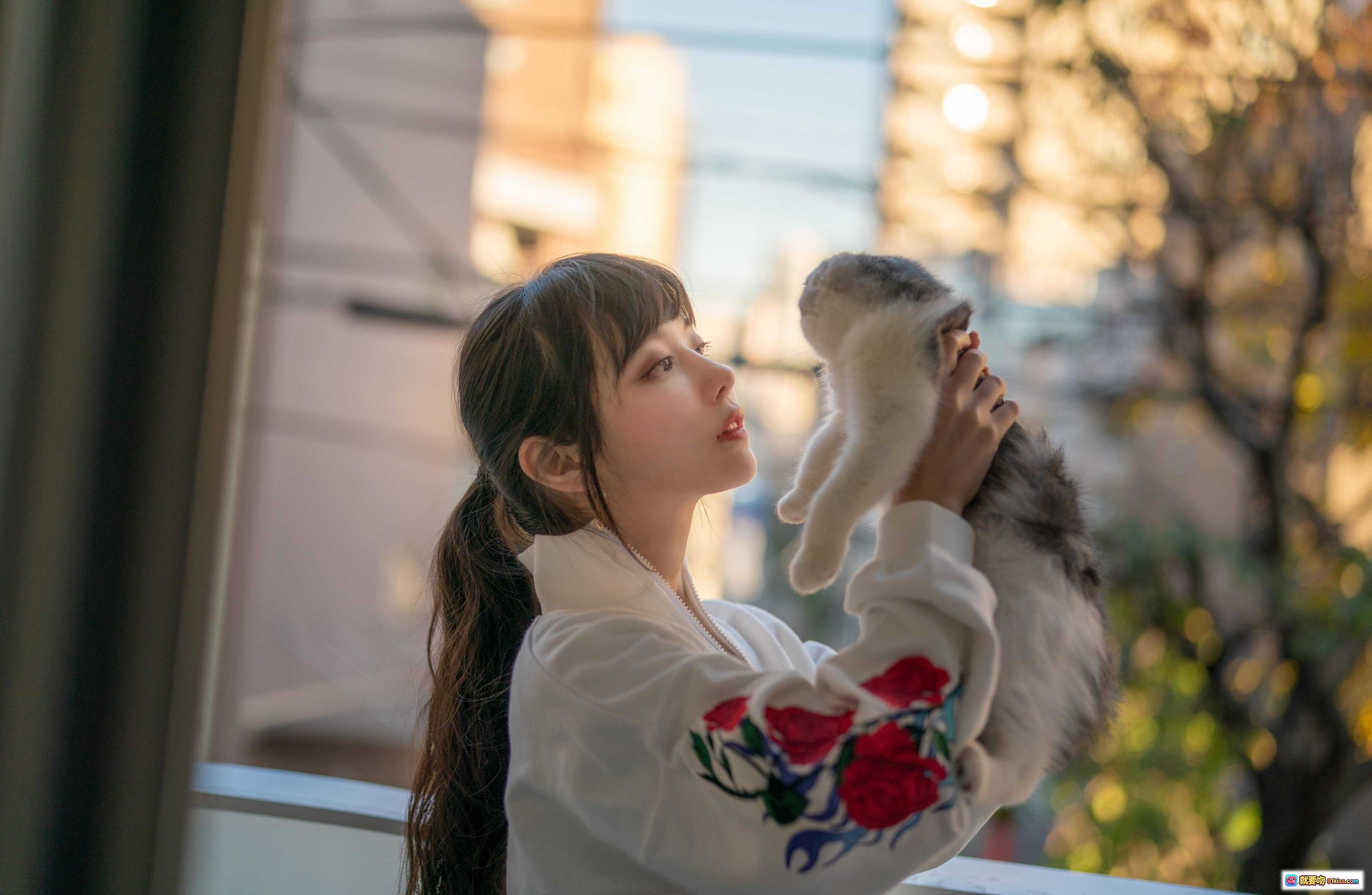 图片[6] - Shika小鹿鹿NO.071板桥街拍写真｜白色刺绣卫衣+黑色短裙+丝袜高跟靴｜日系少女风户外摄影 - 就要吻