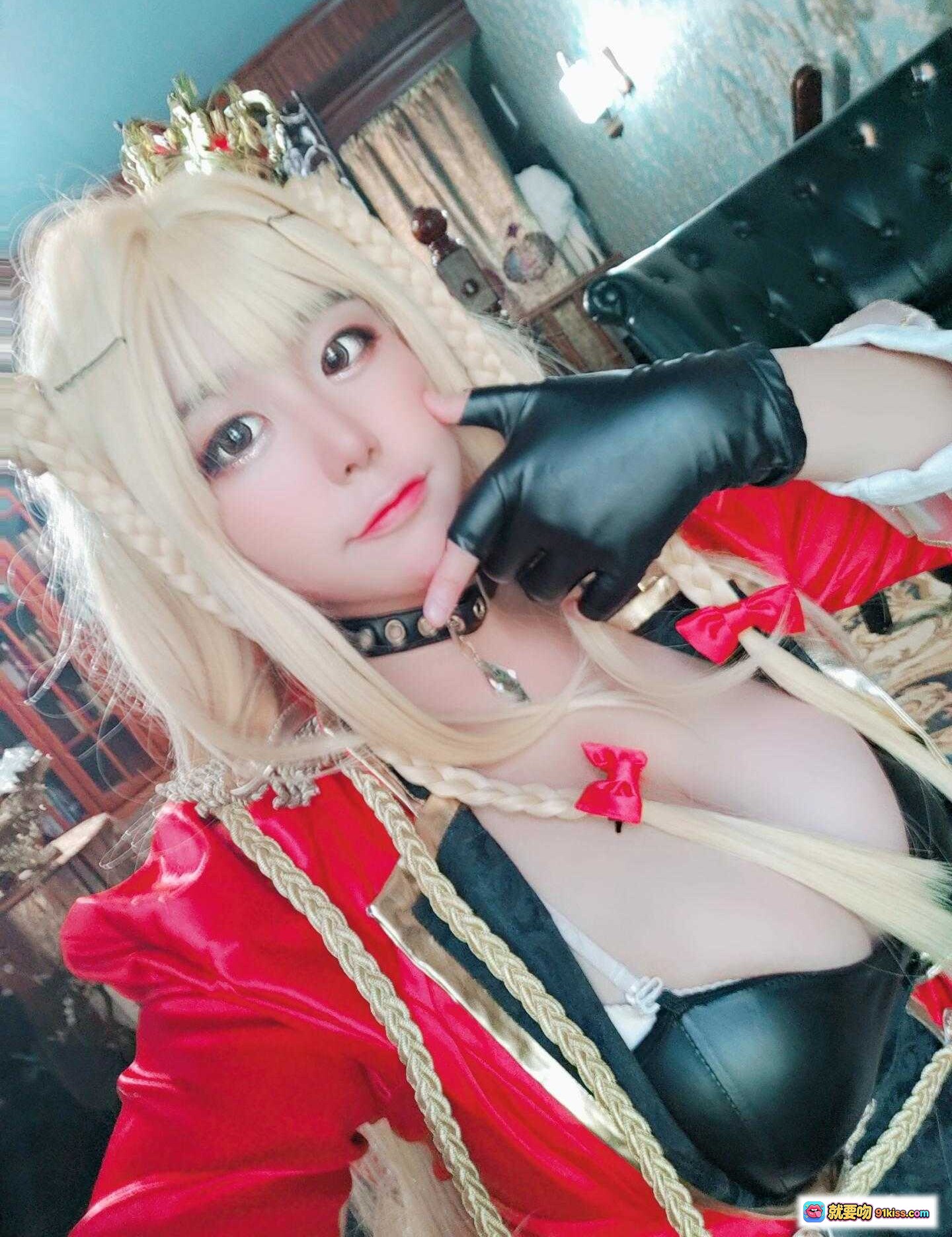 图片[2] - 穆零Mu0 NO.31 自拍散图｜甜美菠萝印花上衣+米色长裙+蕾丝开衫｜室内镜前比耶自拍｜温柔少女风穿搭 - 就要吻