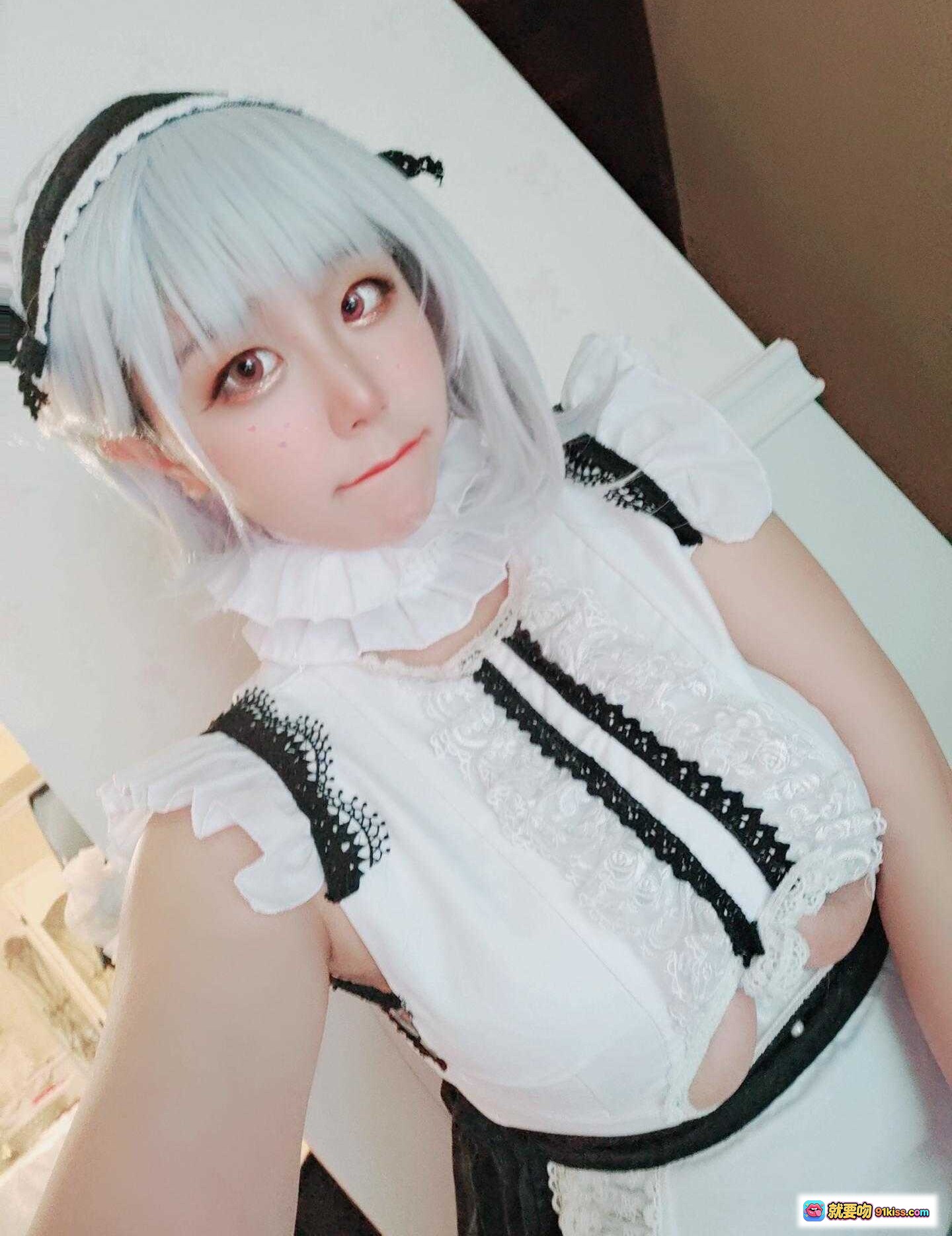 图片[3] - 穆零Mu0 NO.31 自拍散图｜甜美菠萝印花上衣+米色长裙+蕾丝开衫｜室内镜前比耶自拍｜温柔少女风穿搭 - 就要吻