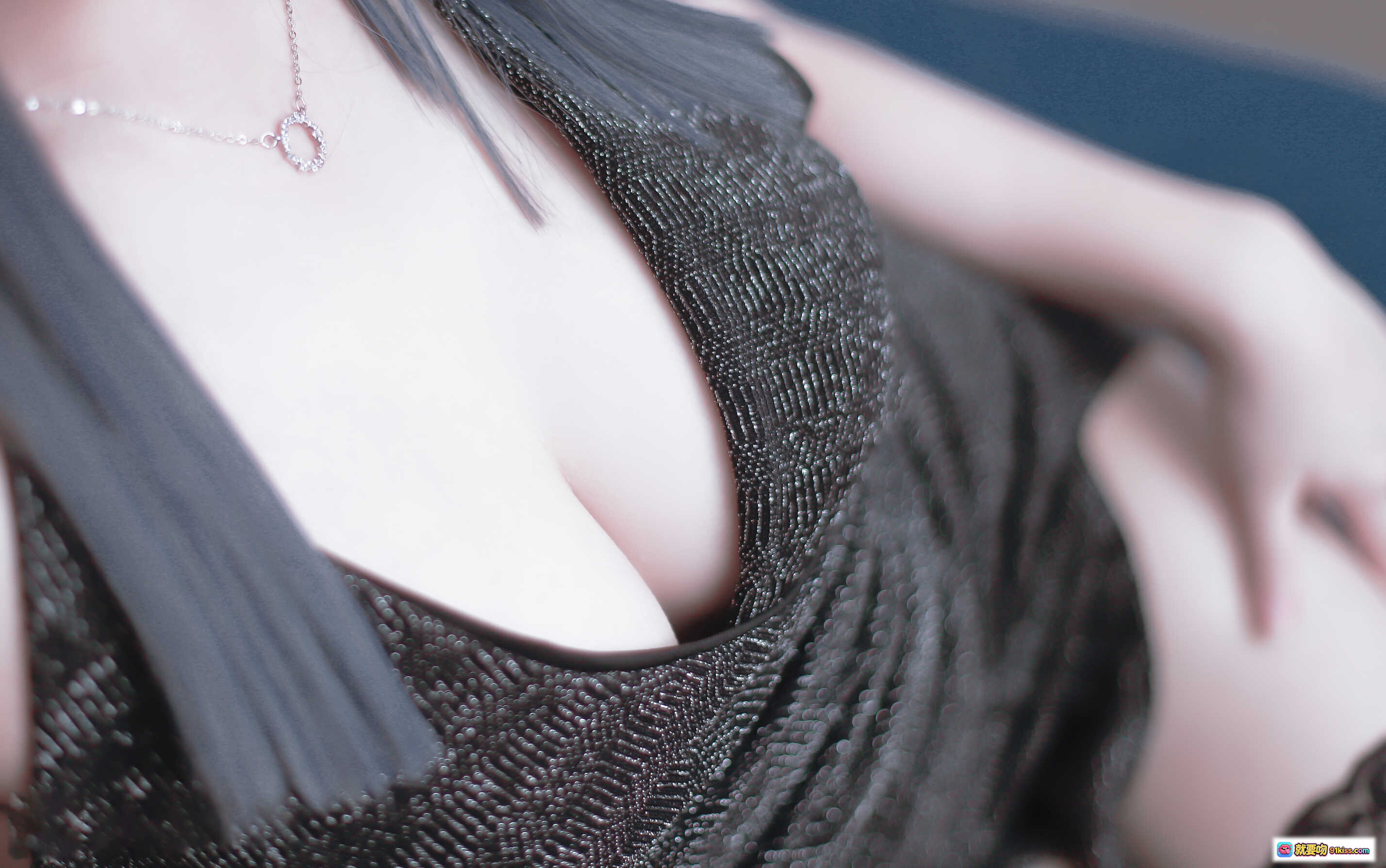 图片[2] - 日奈娇NO.022黑色礼服写真｜黑丝美腿性感私房照｜40P高清图集 - 就要吻