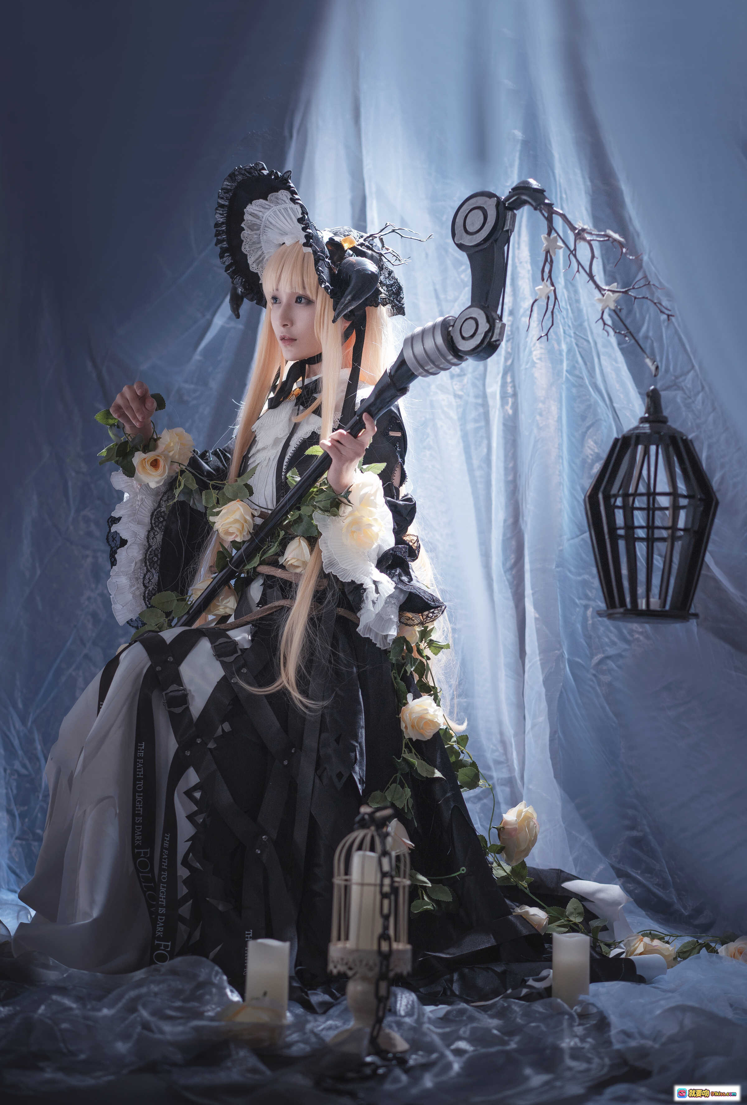铁板烧鬼舞w NO.029 夜莺 cosplay 黑白洛丽塔 金发少女 蕾丝头饰 玫瑰花环 蜡烛鸟笼 暗黑系写真 17P-178M - 就要吻