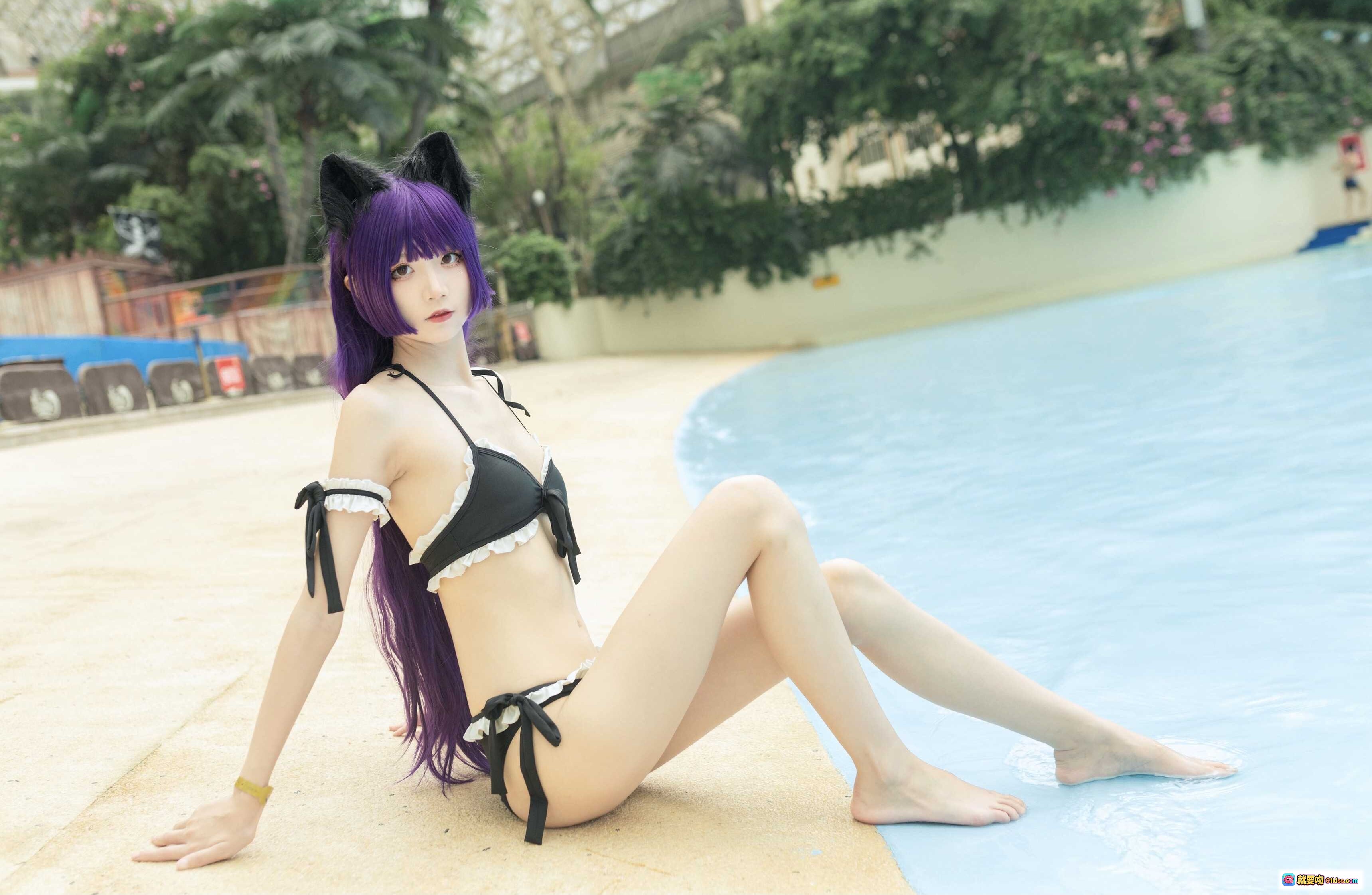 图片[2] - 五更百鬼NO.025黑猫泳装Cosplay 紫发猫耳少女白色躺椅写真 12P高清图集 - 就要吻