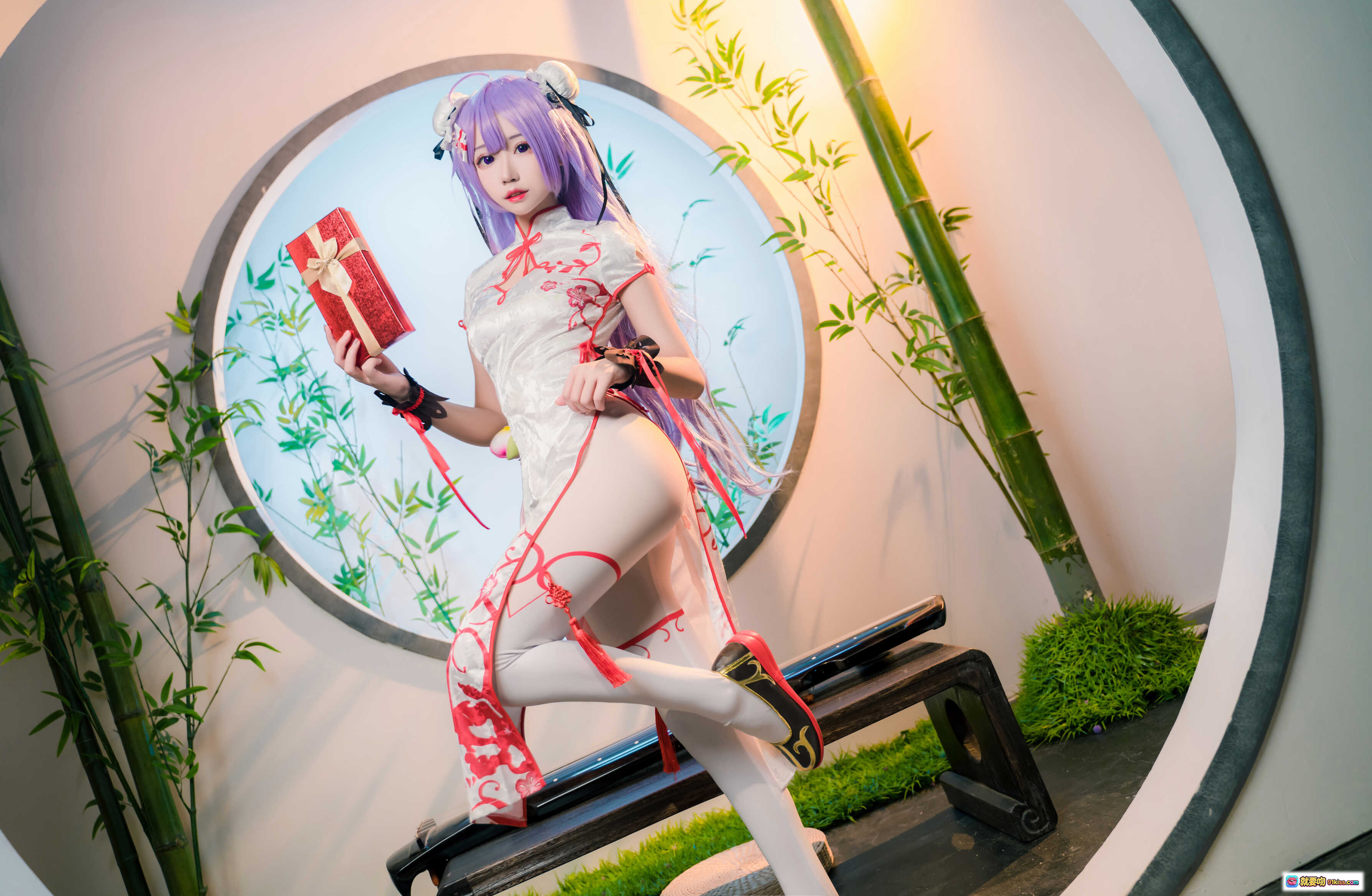 图片[9] - 猫君君_MaoJun NO.009 独角兽 Cosplay 紫发少女 旗袍写真 礼物盒 竹林背景 41P高清图集 - 就要吻