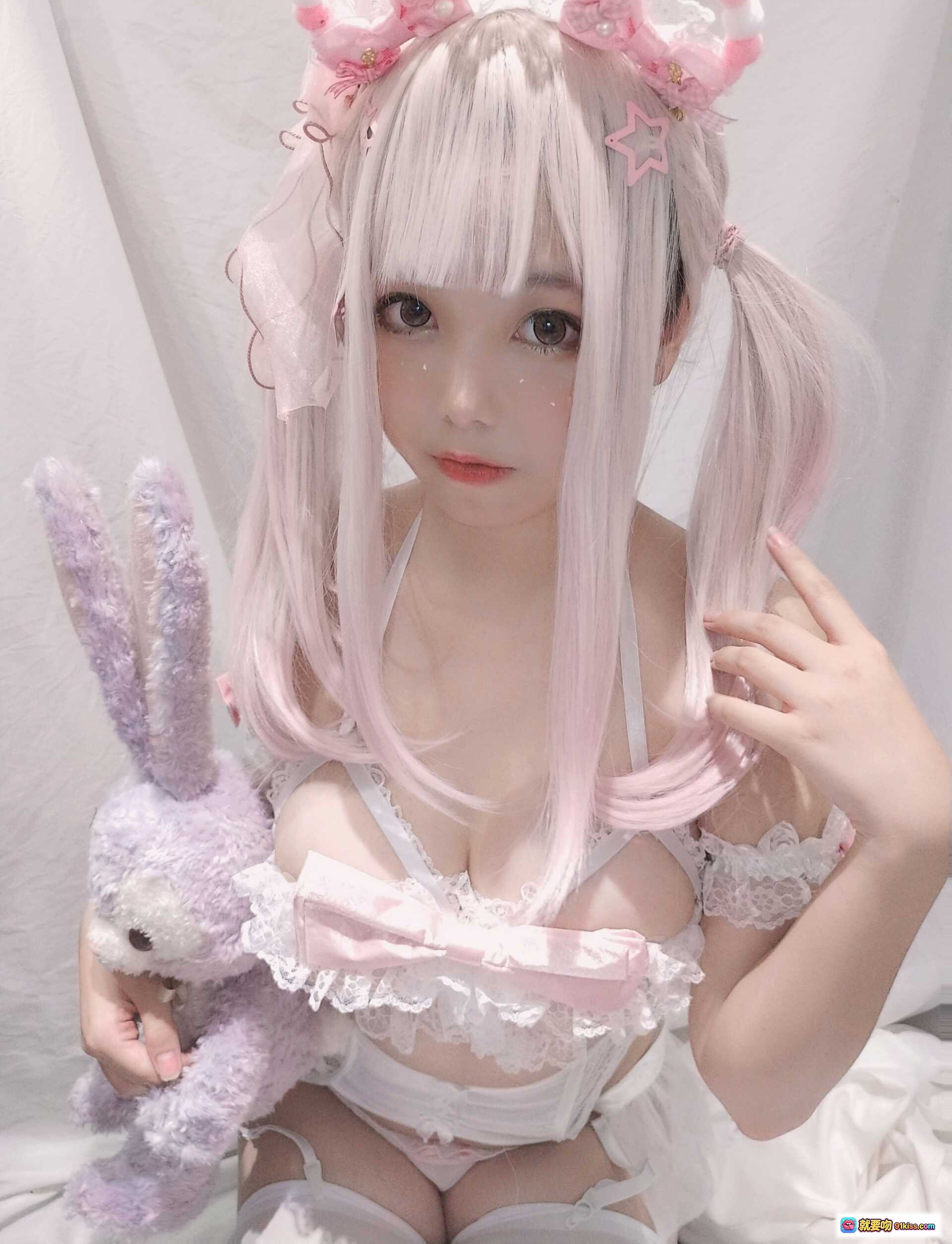 图片[3] - 蜜汁猫裘NO.015少女梦境粉发蕾丝内衣白丝袜抱兔玩偶甜美写真10P - 就要吻